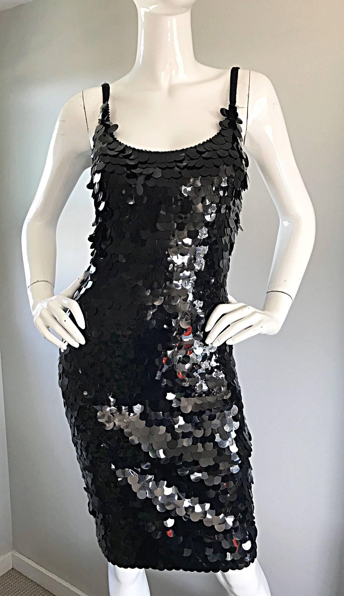 Vintage Saks Fifth Avenue Sz 8 Black Pailletes Sequined Beaded 90s Bodycon Dress In Excellent Condition For Sale In San Diego, CA