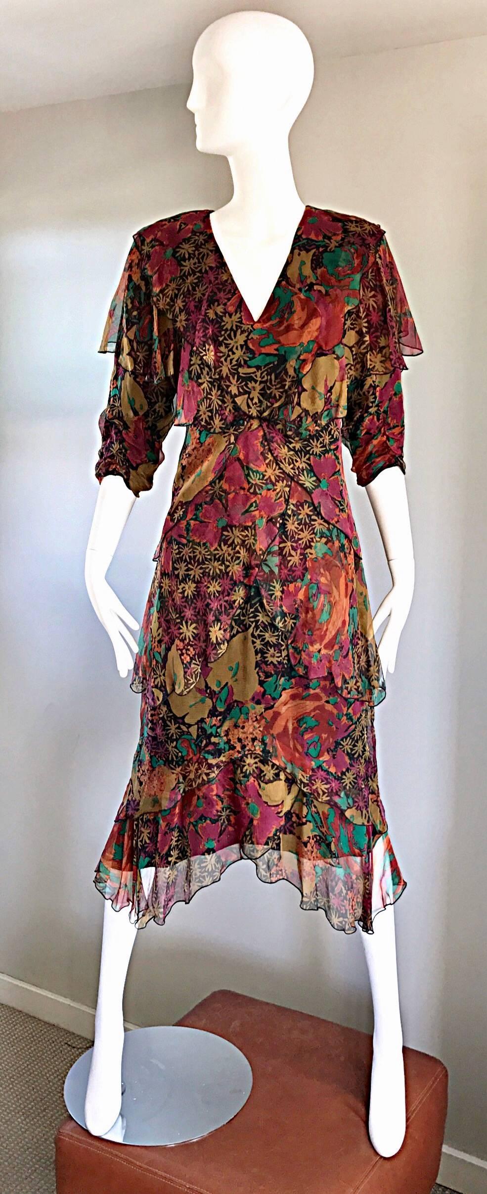 Beautiful vintage HOLLY'S HARP for Saks FIfth Avenue boho silk chiffon asymmetrical dress! Warm vibrant autumnal tones, with wonderful flower prints throughout. Signature Holly's Harp style, with flattering layers throughout. 3/4 sleeves feature