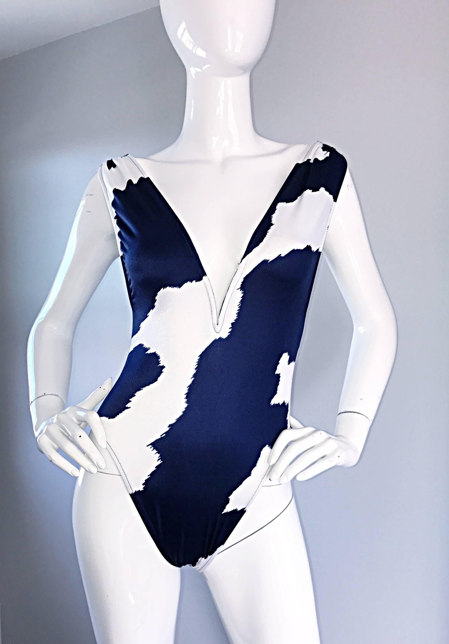 Amazing Bill BLASS Navy Blue and White Plunging One Piece Swimsuit Bodysuit In Excellent Condition In San Diego, CA