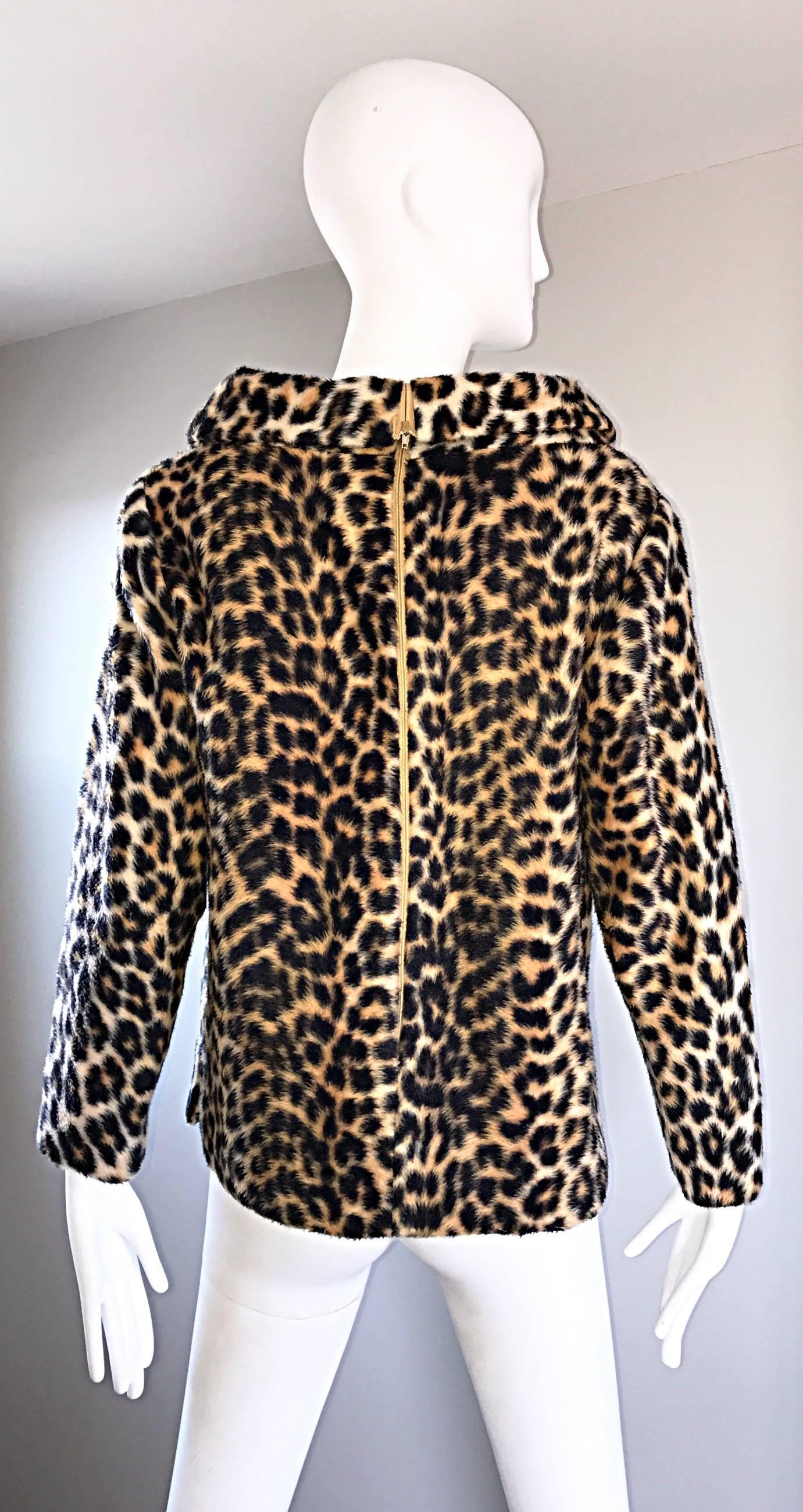 Chic 1960s Faux Fur Leopard Cheetah Print Vintage 60s Long Sleeve Sweater Top   In Excellent Condition In San Diego, CA