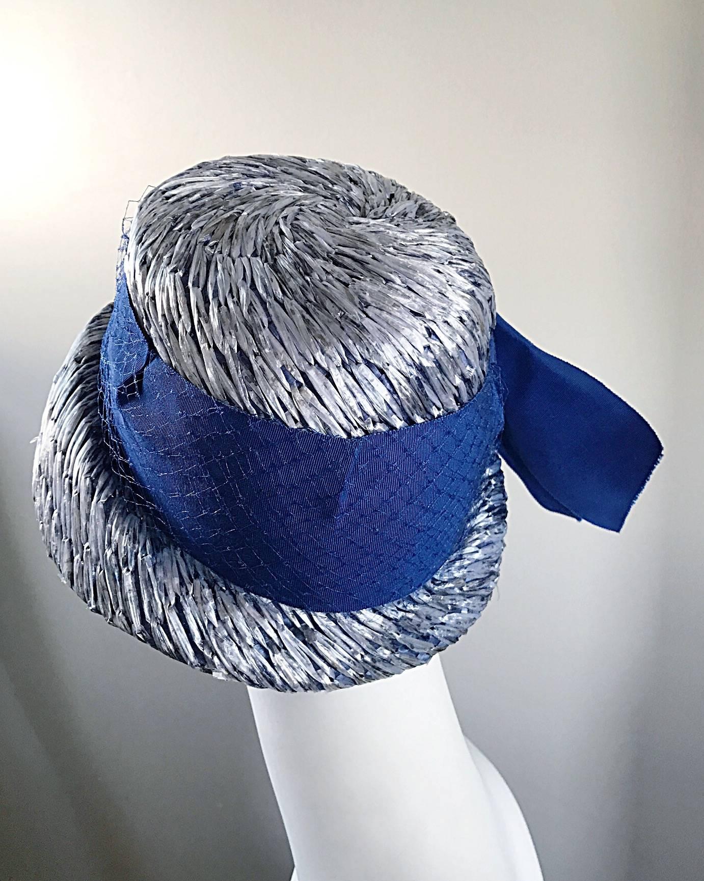 1950er Jahre Beresford, neu mit Etikett, Deadstock blauer Hut aus Stroh + Seide mit Band 50er Jahre Vintage  Damen im Angebot