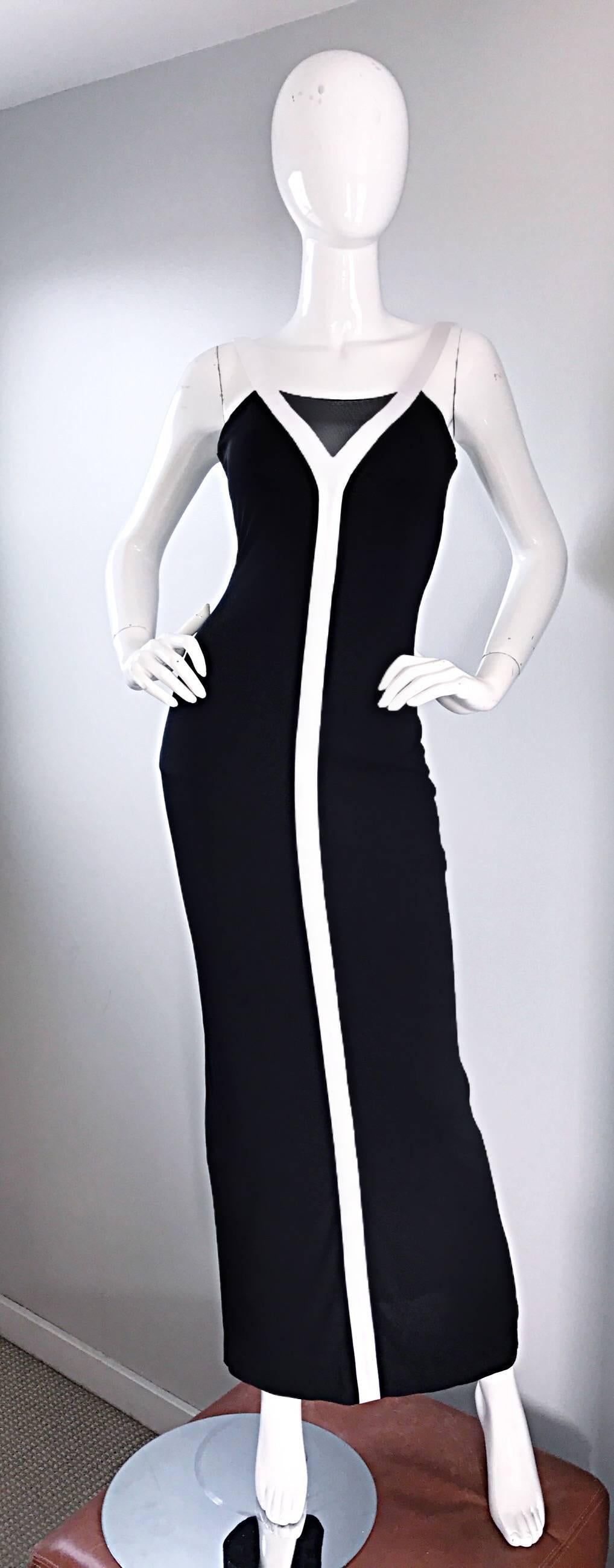 Iconic vintage 90s DOLCE & GABBANA black and white jersey full length evening dress! A close resemble to the vintage Valentino gown Julia Roberts wore to accept her Academy Award for 