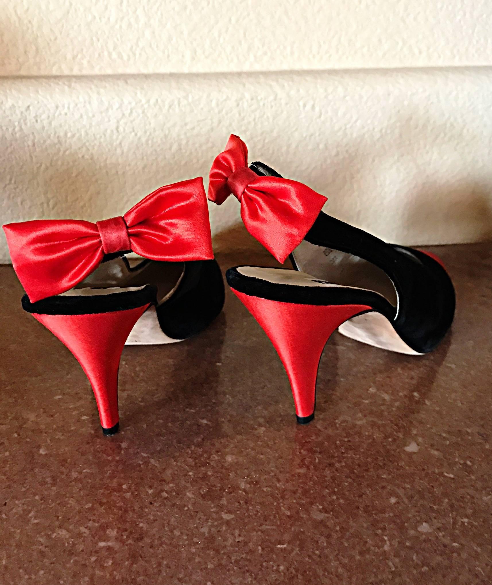 Vintage Escada Never Worn Red and Black Sz 9.5 Christmas Holiday Heels / Shoes In New Condition In San Diego, CA