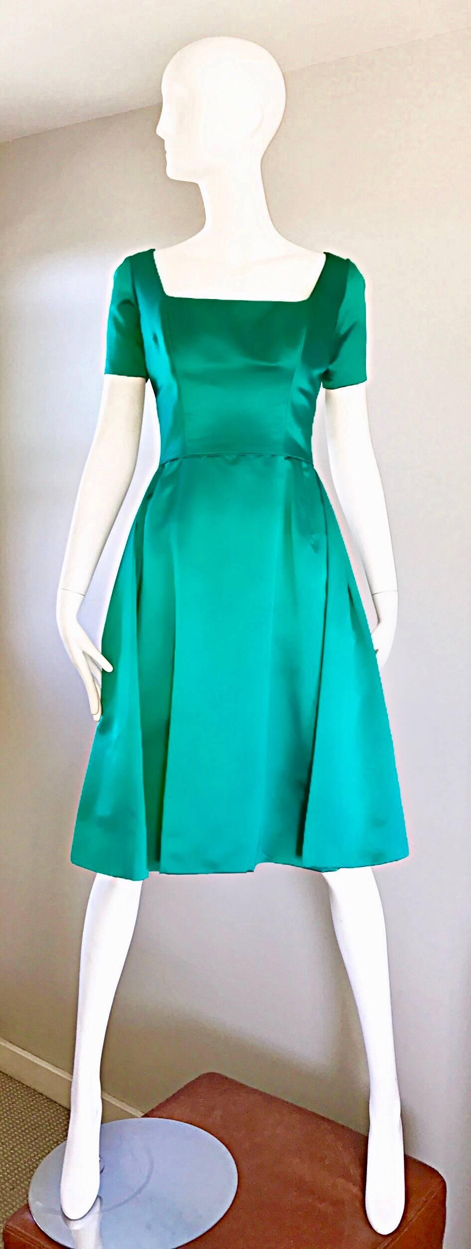 Beautiful 1950s Michael Novarese Kelly Green Silk Satin Fit n' Flare 50s Dress  2
