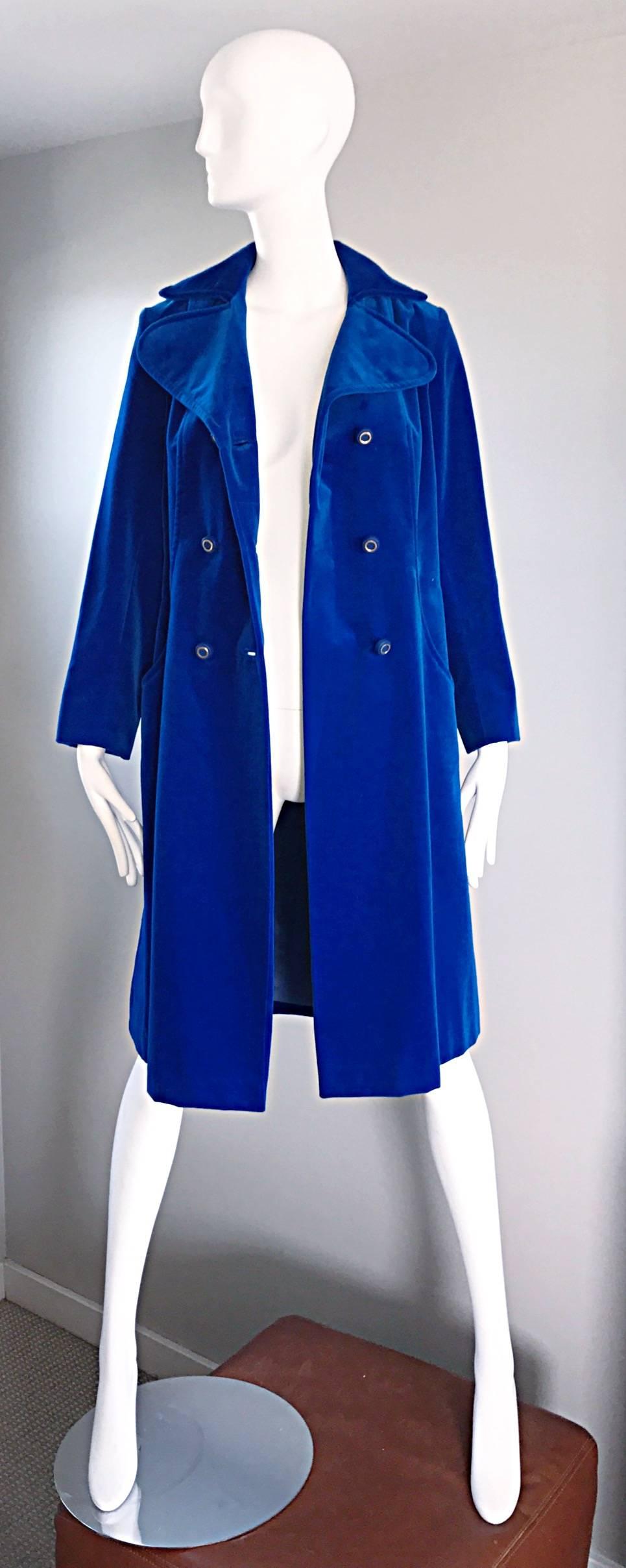 1960s Surrey Classics Cerulean Royal Blue Velvet Double Breasted Jacket Coat In Excellent Condition In San Diego, CA