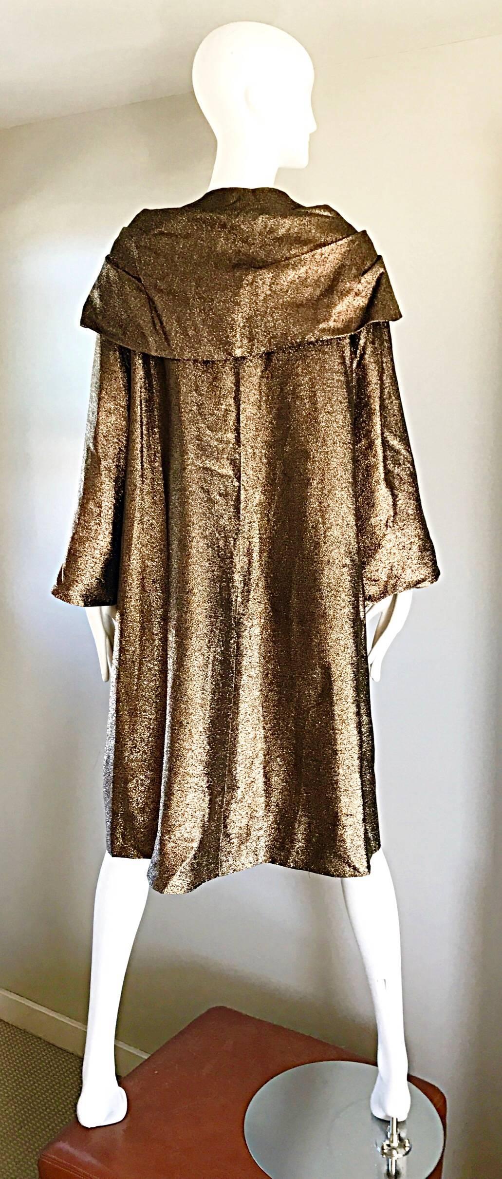 Gorgeous 1950s Vintage Bronze Golden 50s Swing Opera Jacket Coat Avant Garde In Excellent Condition For Sale In San Diego, CA