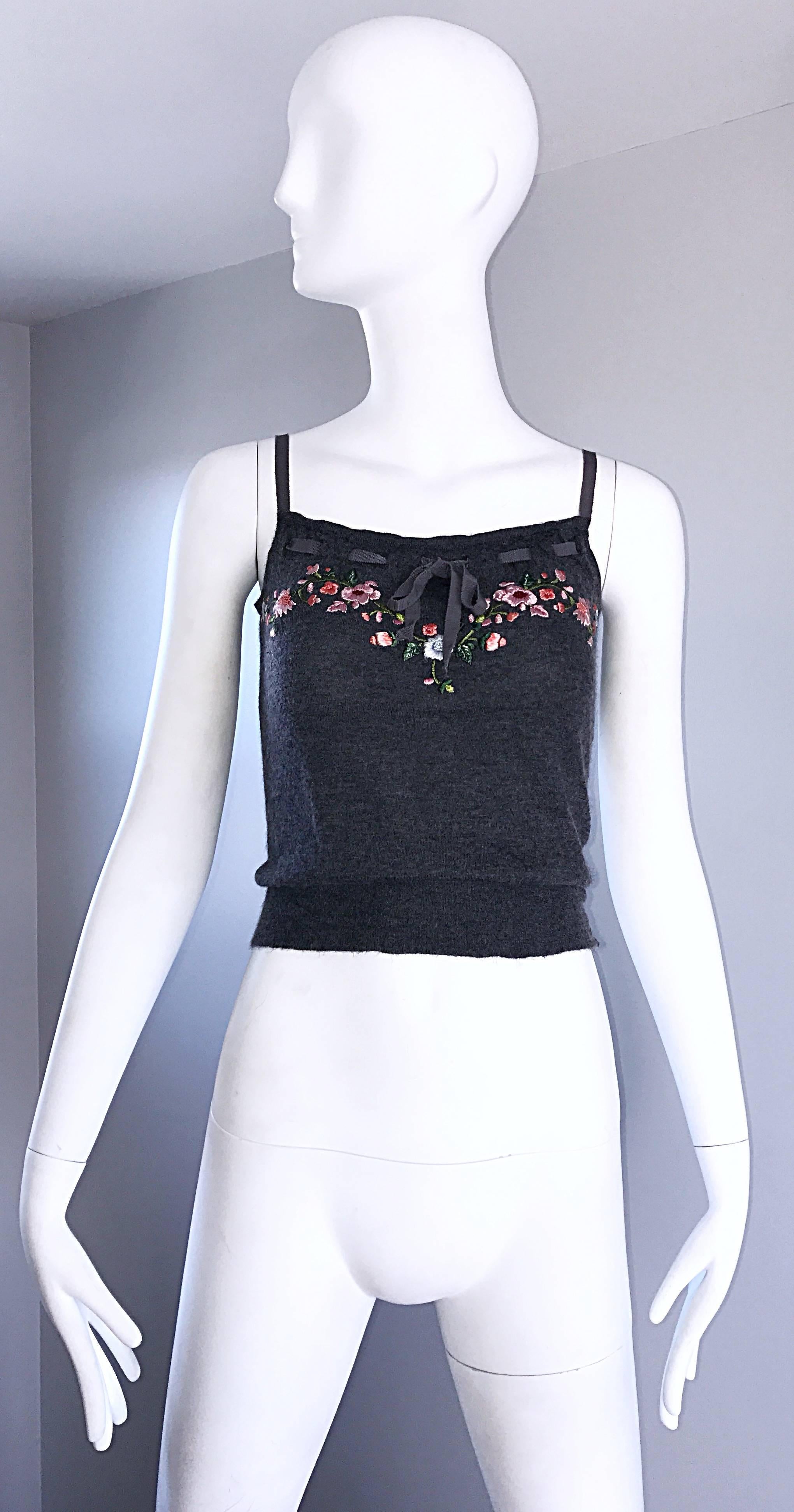 Beautiful vintage early 1990s 90s OSCAR DE LA RENTA gray cashmere cropped sweater top! Luxurious soft cashmere feels so good against the skin! Pink and blue hand embroidered flowers across the front and back bust. Silk grosgrain ribbon detail above