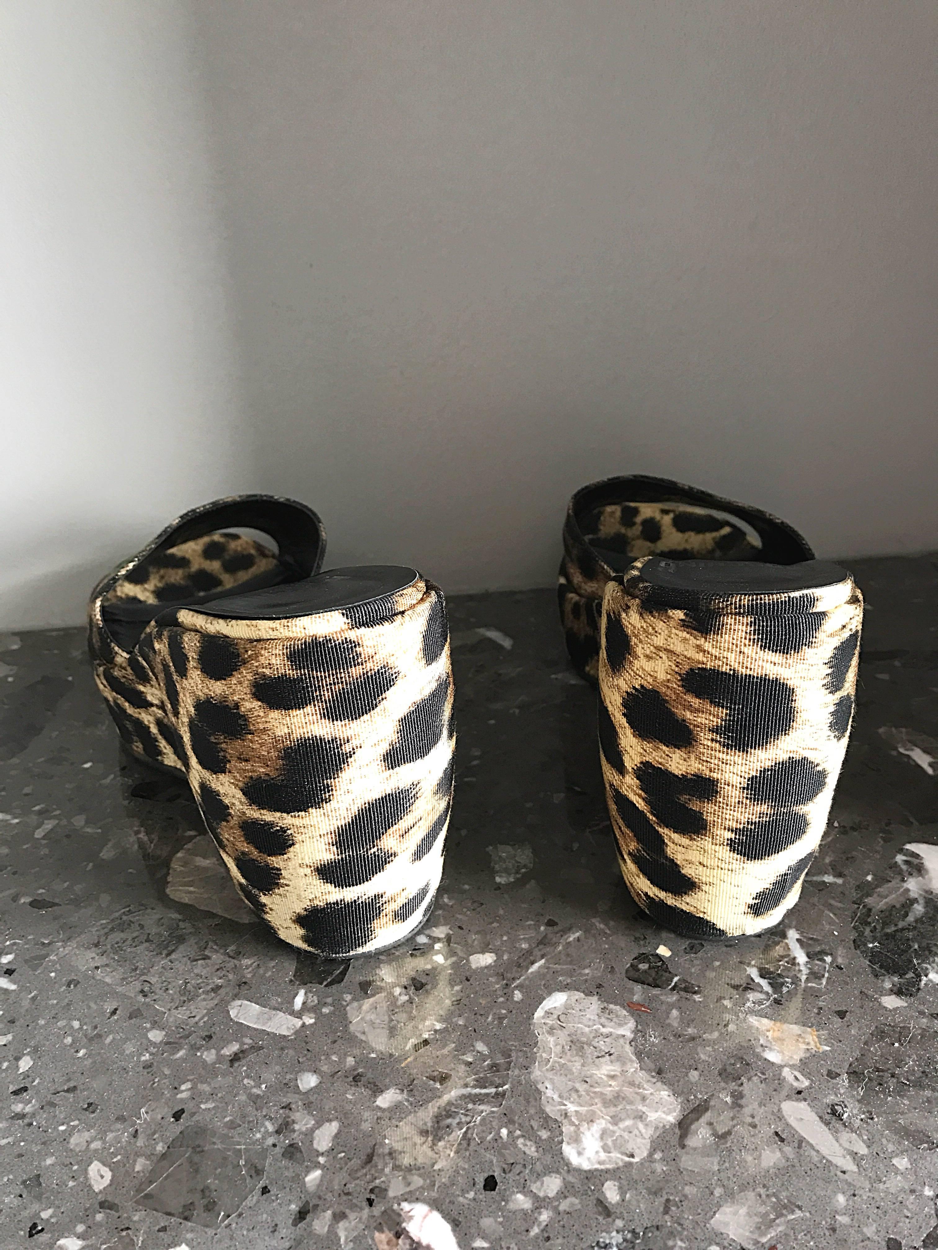 New Vintage Moschino Cheap & Chic 1990s Leopard + Flower Embroidered Wedges 36 6 In New Condition In San Diego, CA
