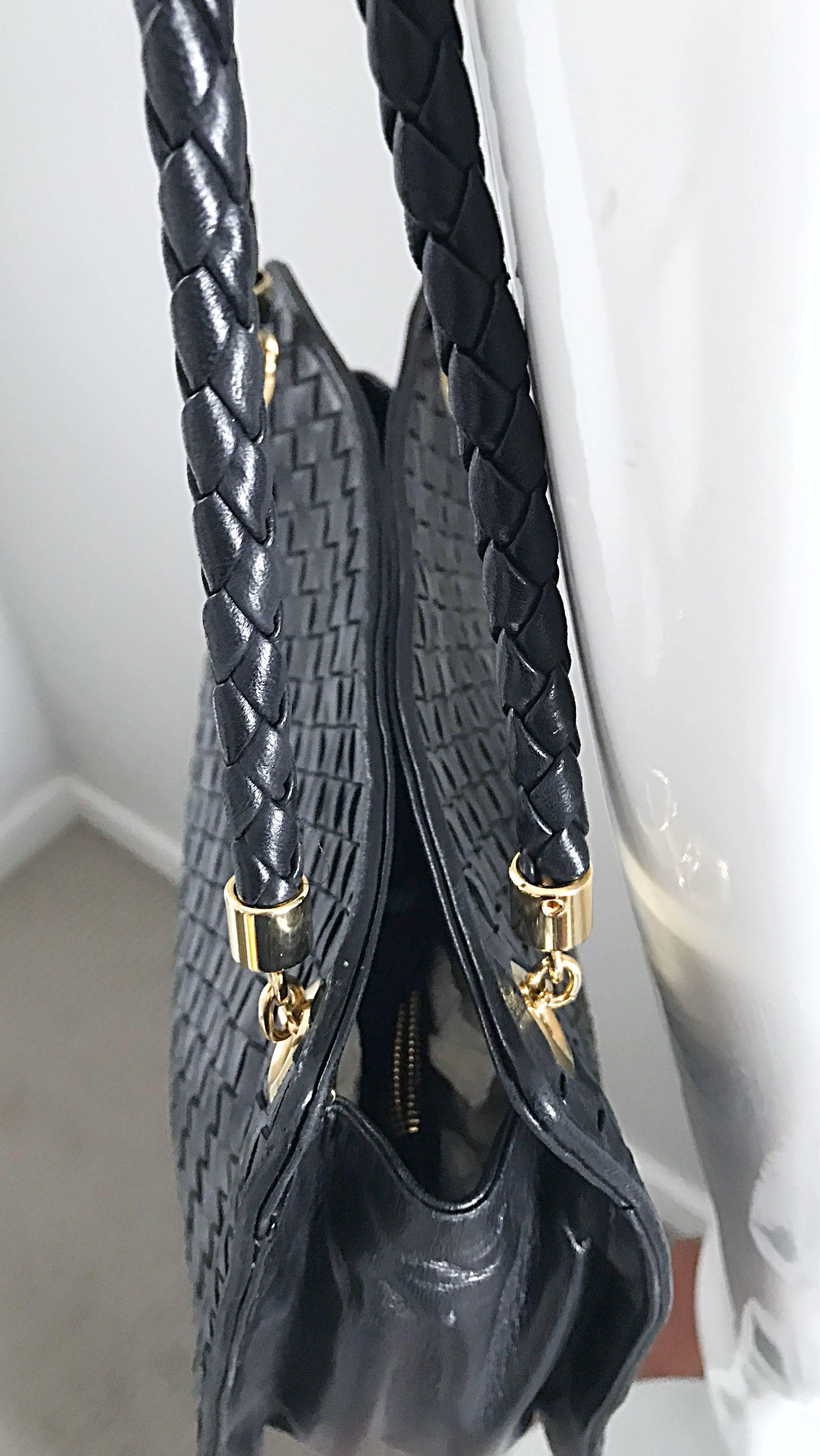 Bottega Veneta Vintage Classic Black Woven Napa Leather Shoulder Bag Purse Tote In Excellent Condition In San Diego, CA
