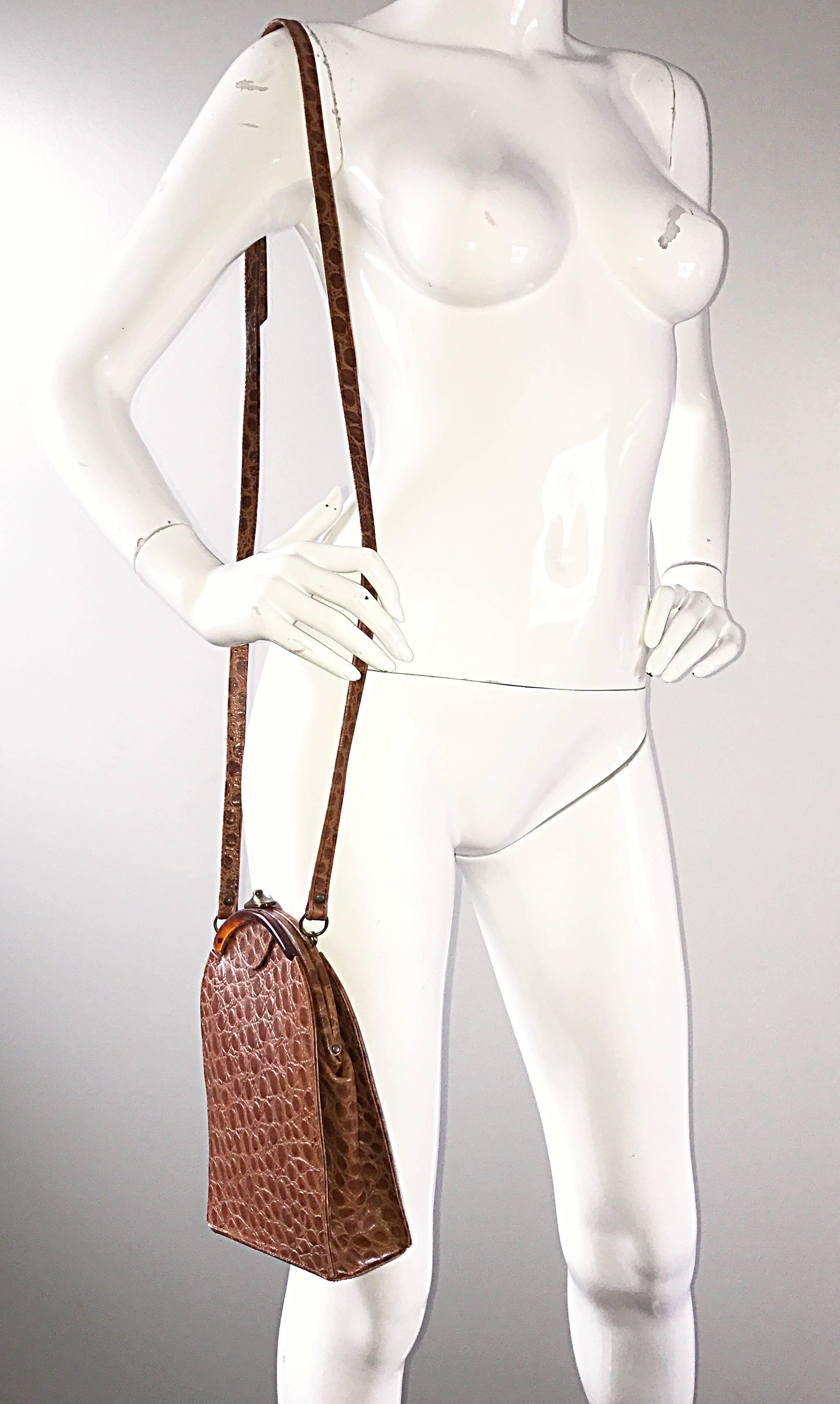 Vintage Jill Stuart Crocodile Embossed Leather Tan Brown Crossbody Shoulder bag In Excellent Condition For Sale In San Diego, CA