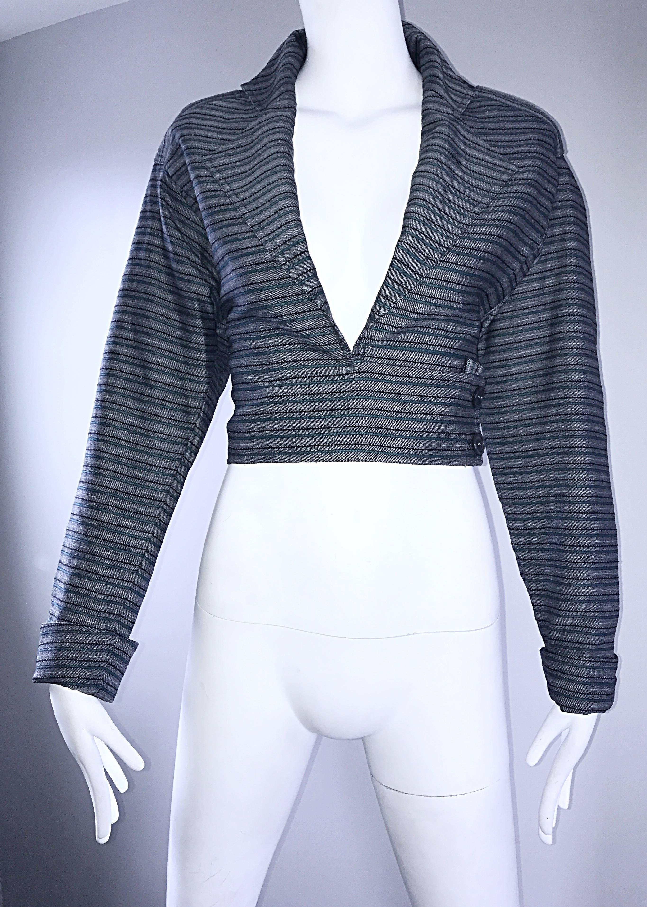Chic Vintage Bernard Perris Gray + Blue + Green Striped Cropped Bolero Jacket  In Excellent Condition For Sale In San Diego, CA