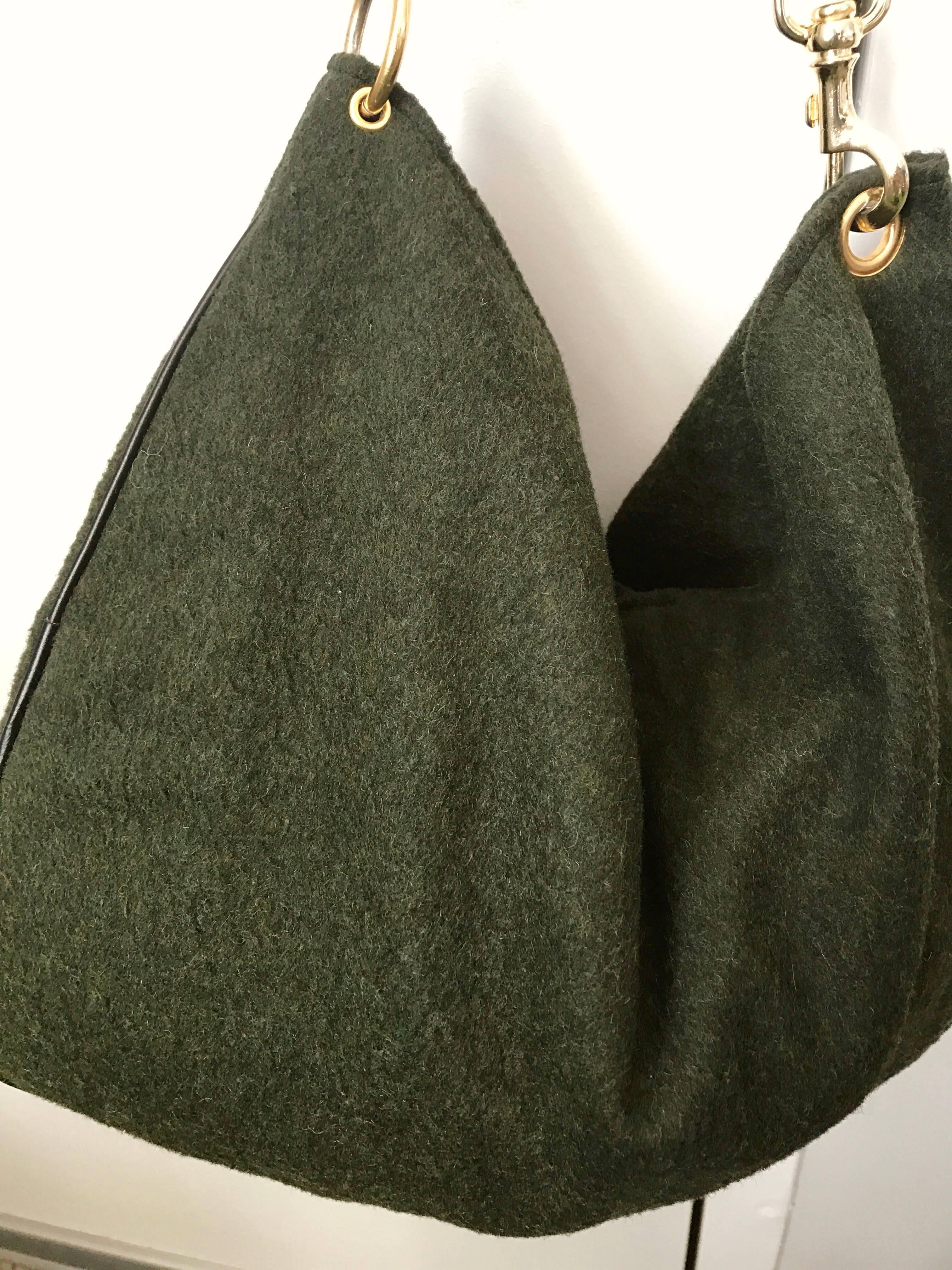 1970s Joseph Magnin Hunter Green Made in Italy Wool XL Hobo Vintage Shoulder Bag In Excellent Condition In San Diego, CA
