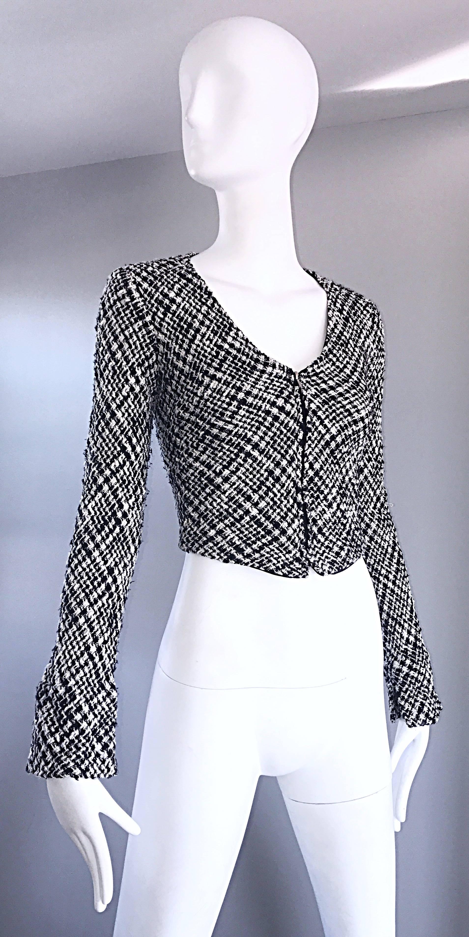 Chic Vintage Agnes B 1990s Black and White 90s French Cropped Tailored Jacket  For Sale 1