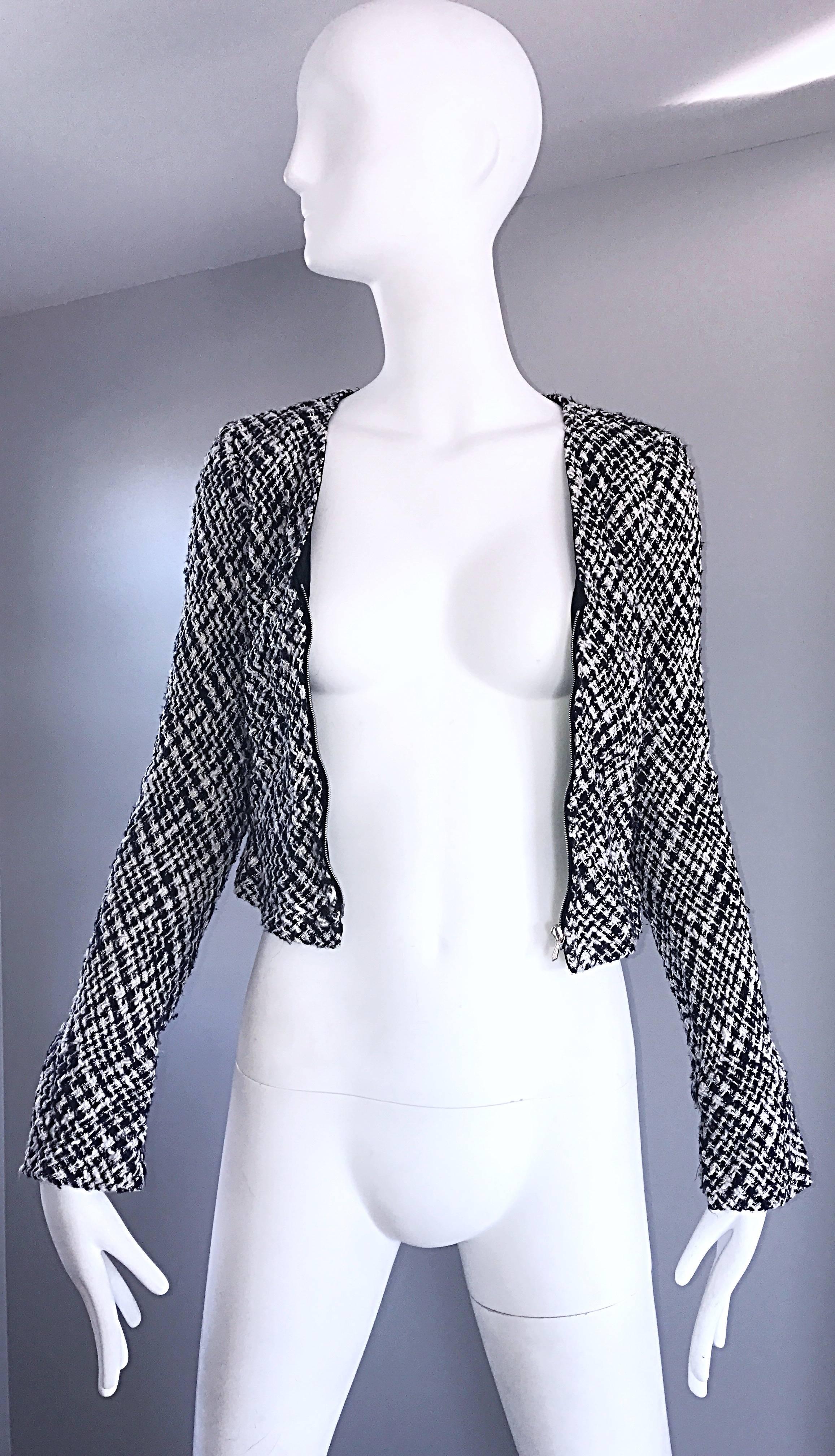 Chic Vintage Agnes B 1990s Black and White 90s French Cropped Tailored Jacket  For Sale 2