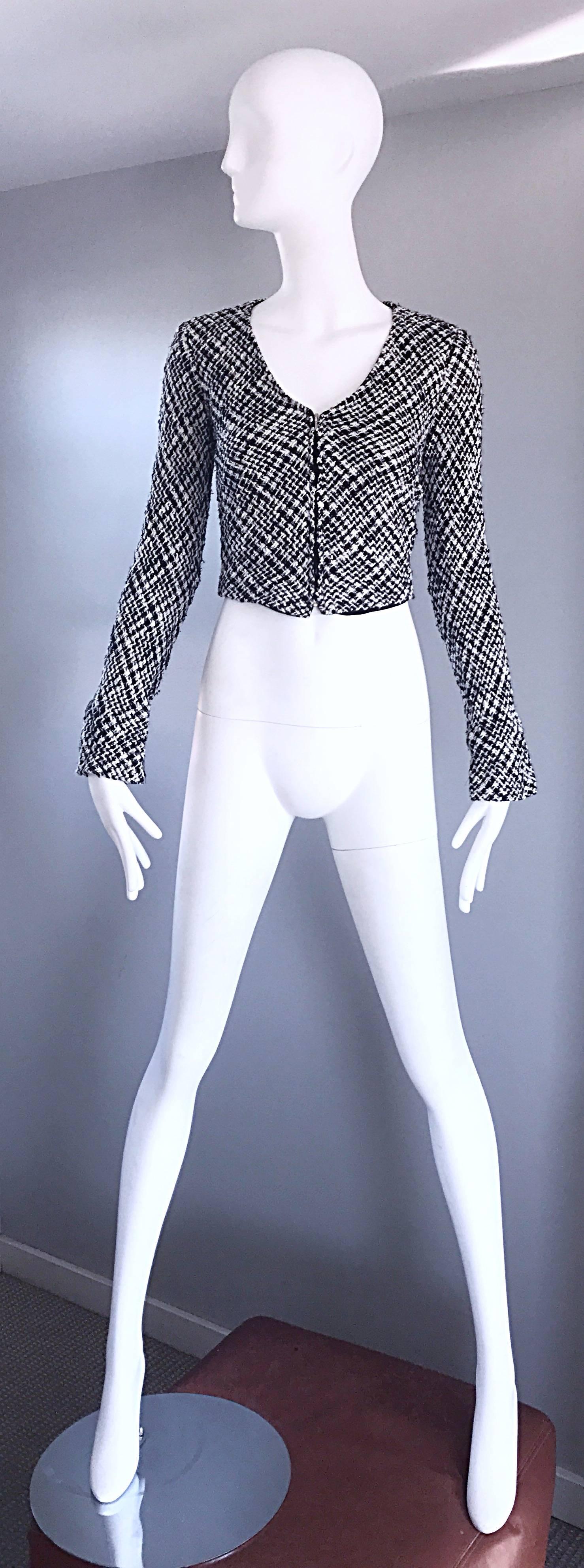 Chic Vintage Agnes B 1990s Black and White 90s French Cropped Tailored Jacket  For Sale 5