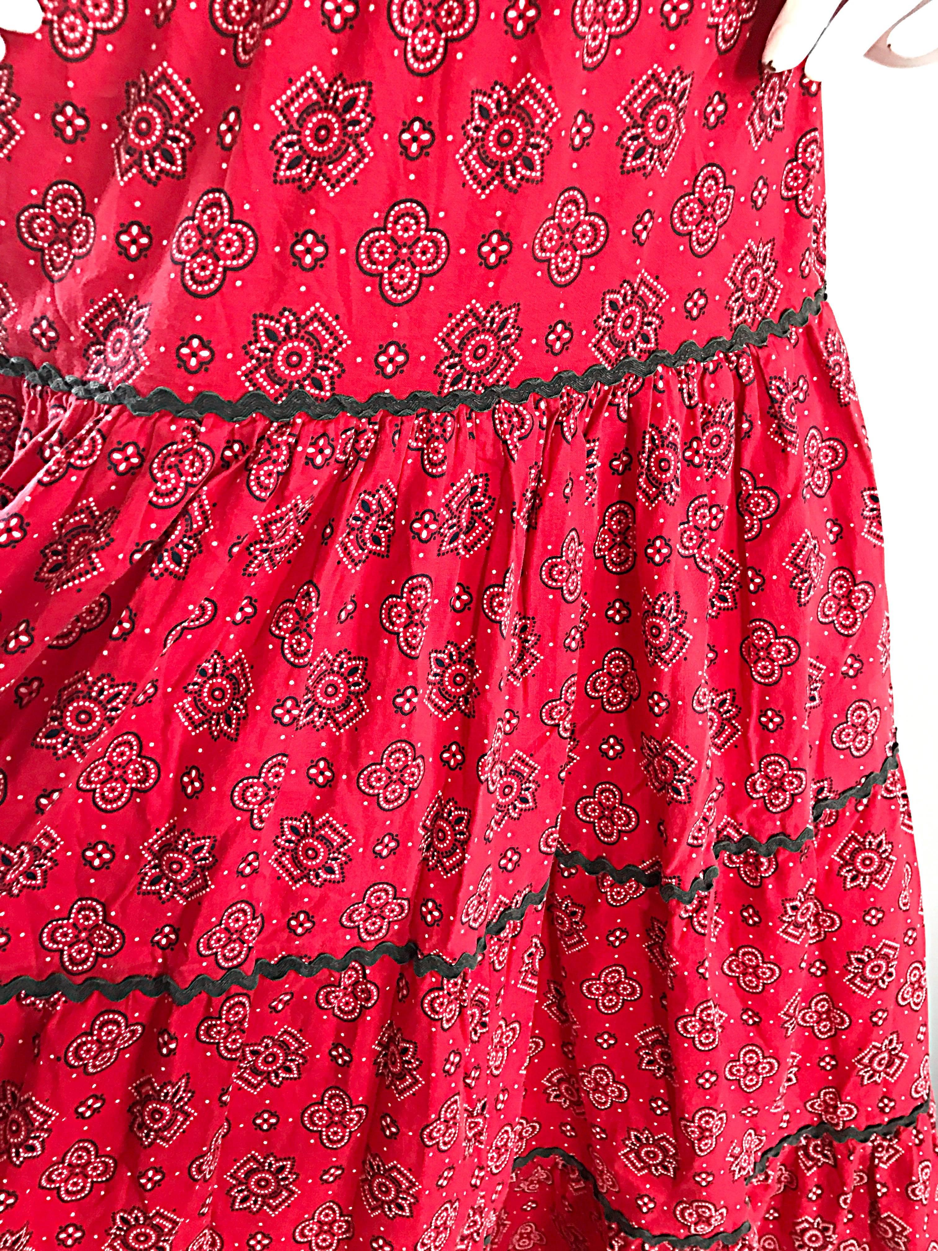 Joseph Magnin: Midi-Boho-Rock oder -Kleid mit rotem Paisleymuster, Bandana, 1970er Jahre (Rot) im Angebot