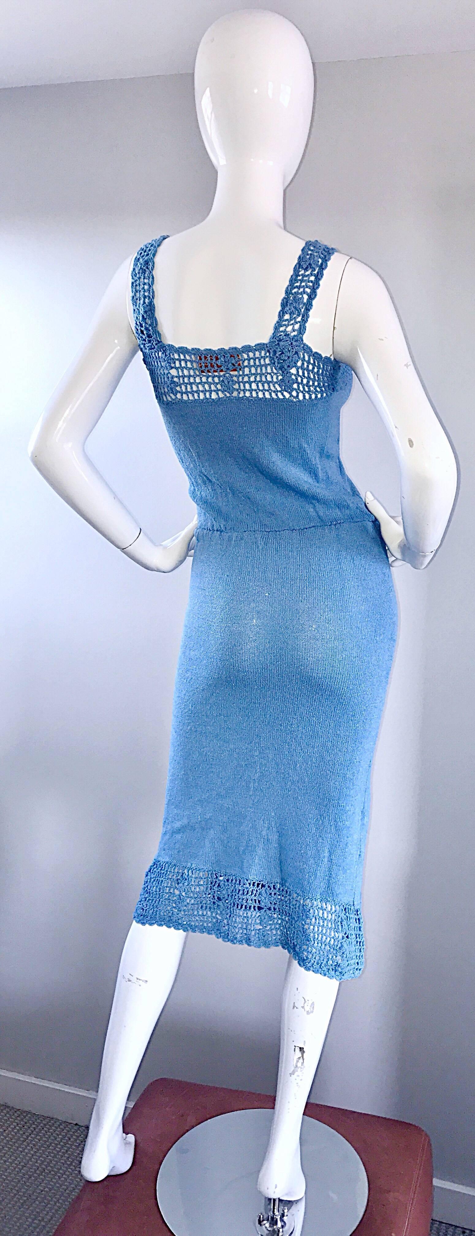 Oscar de la Renta, robe sans manches vintage bleu clair en maille crochetée, années 1970  Pour femmes en vente