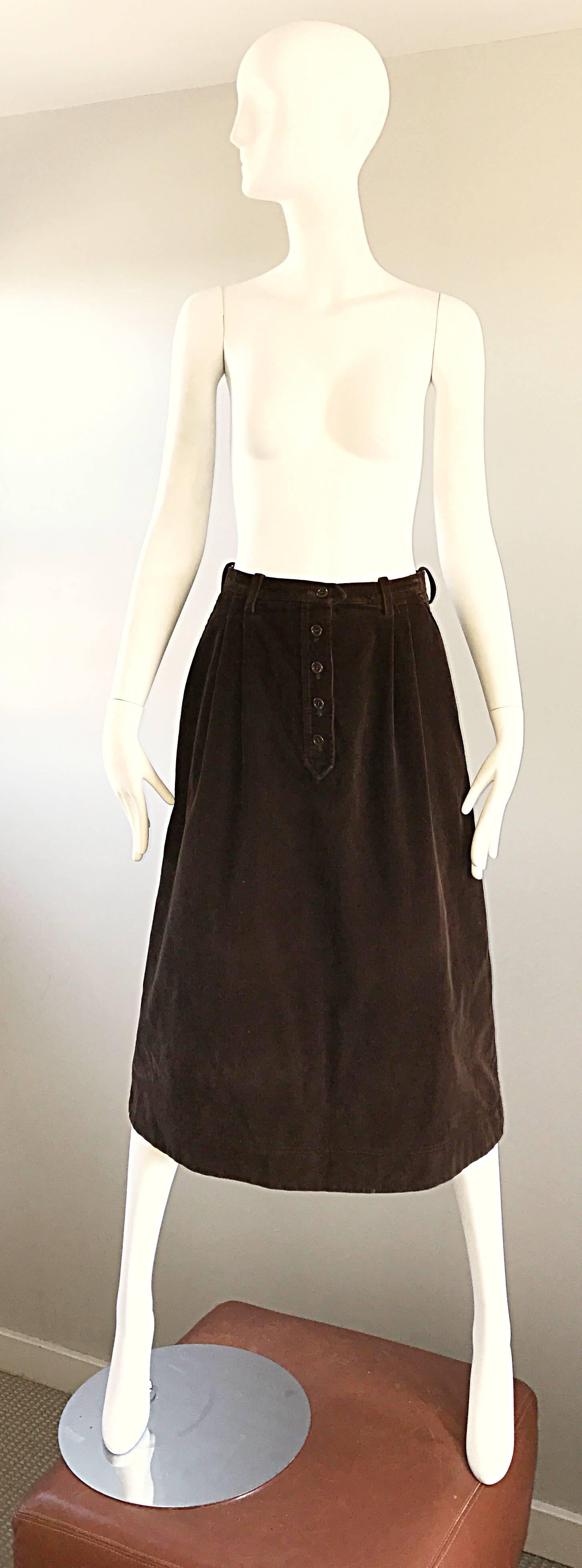 Chic late 1960s 60s / early 70s YVES SAINT LAURENT 'Rive Gauche' fine chocolate brown corduroy A-Line midi skirt! Super flattering fit, with the softest cotton corduroy fabric! Buttons up the front. Can easily be dressed up or down. In great unworn
