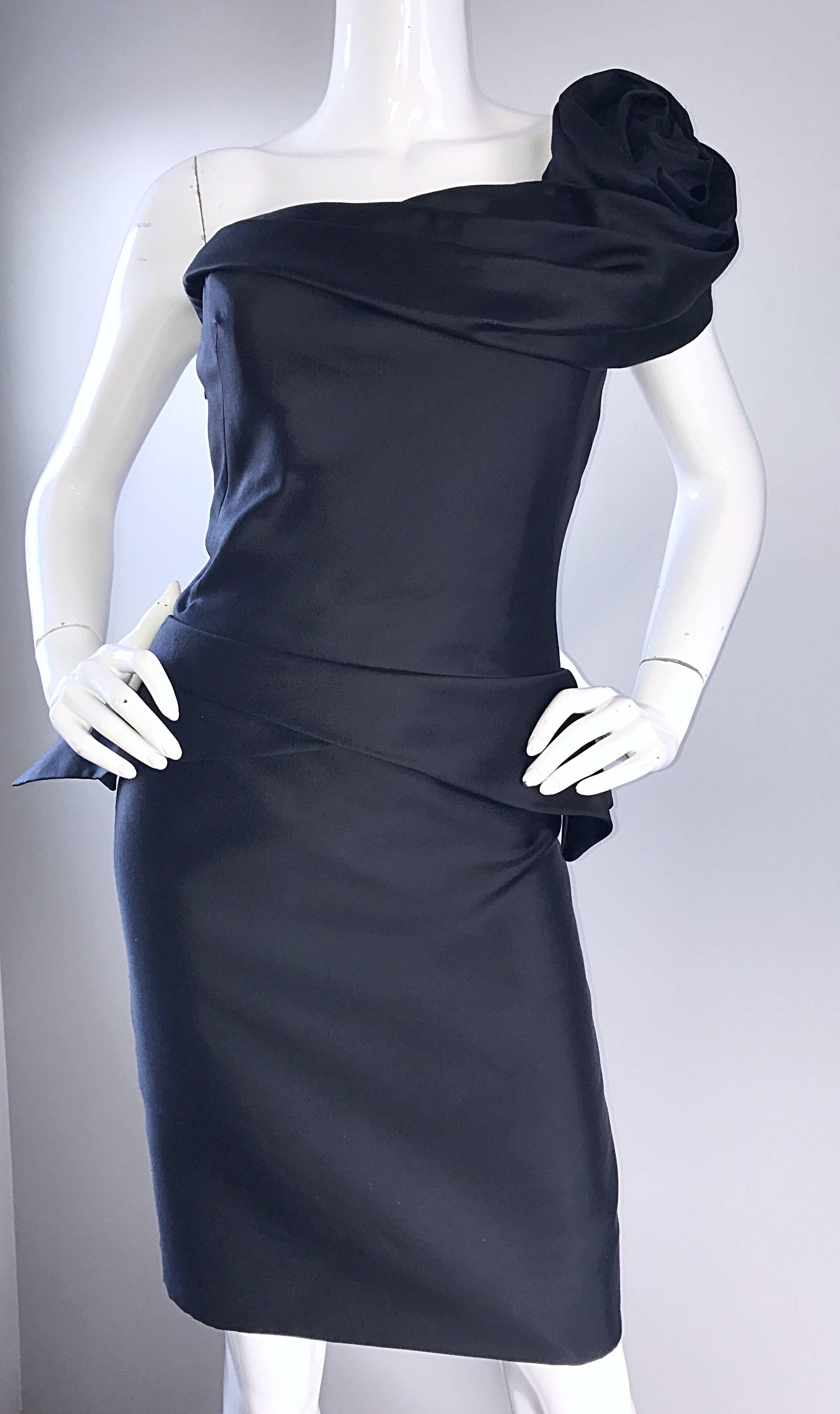 Marchesa Size 10 New Black Silk One Shoulder Rosette Avant Garde Cocktail Dress  In Excellent Condition In San Diego, CA