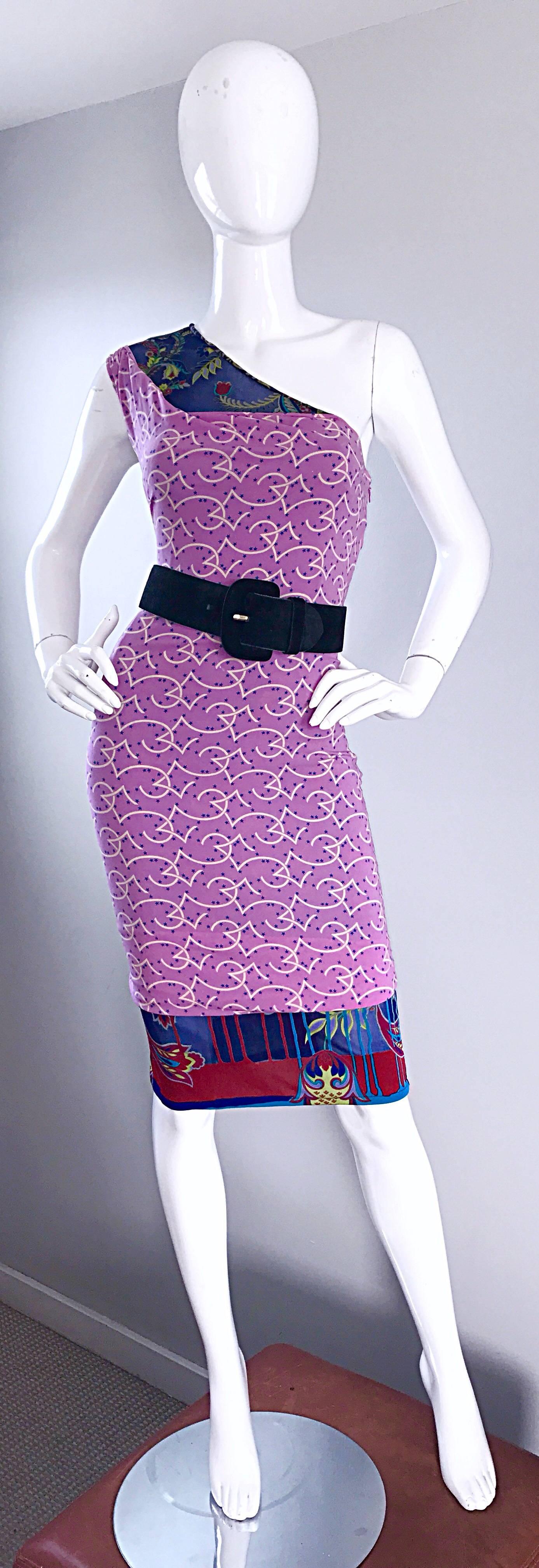 Gianni Versace Couture, robe asymétrique en soie imprimée d'étoiles tropicales, printemps 1998 en vente 4
