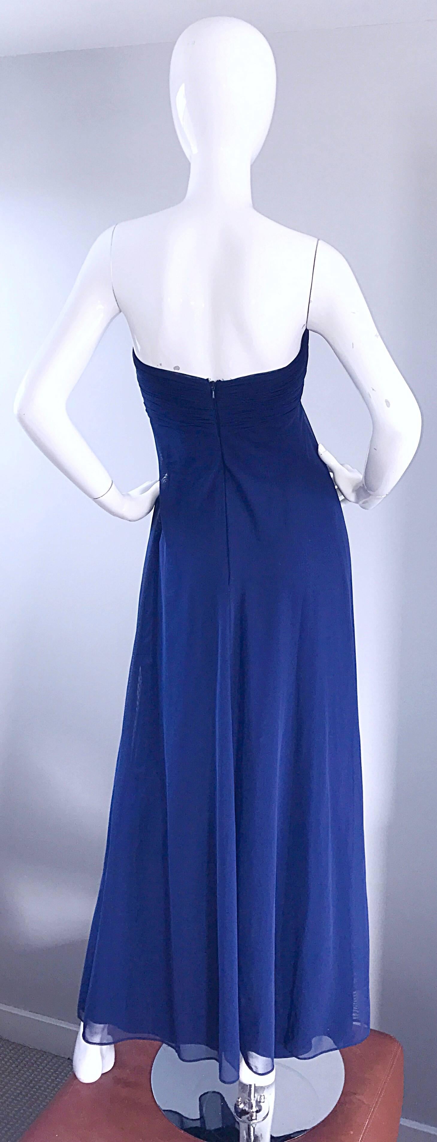 Vintage Vicky Tiel Couture Marineblaues trägerloses Abendkleid aus Seide und Mesh aus Seide im Zustand „Hervorragend“ im Angebot in San Diego, CA