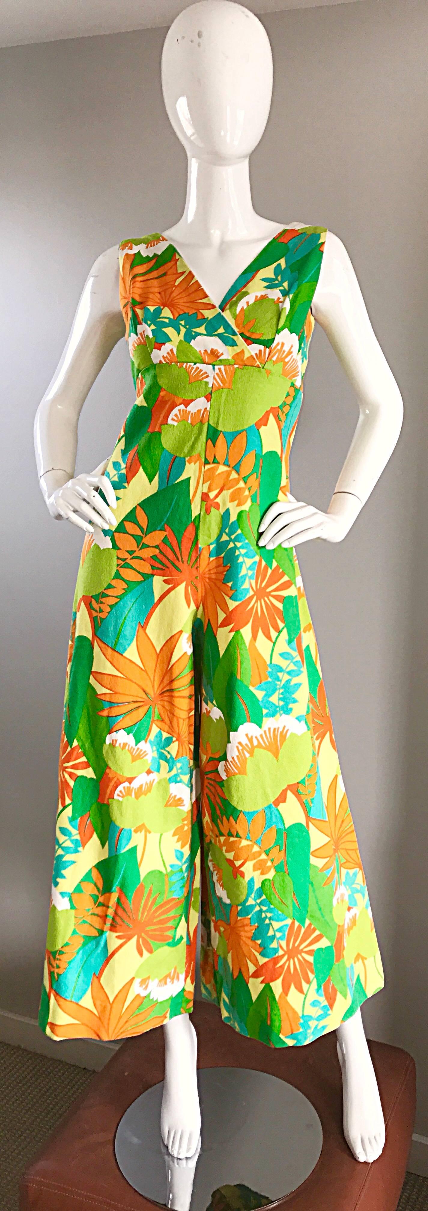 Amazing Vintage 1970s Tropical Hawaiian Print Neon Cotton 70s Jumpsuit  In Excellent Condition In San Diego, CA