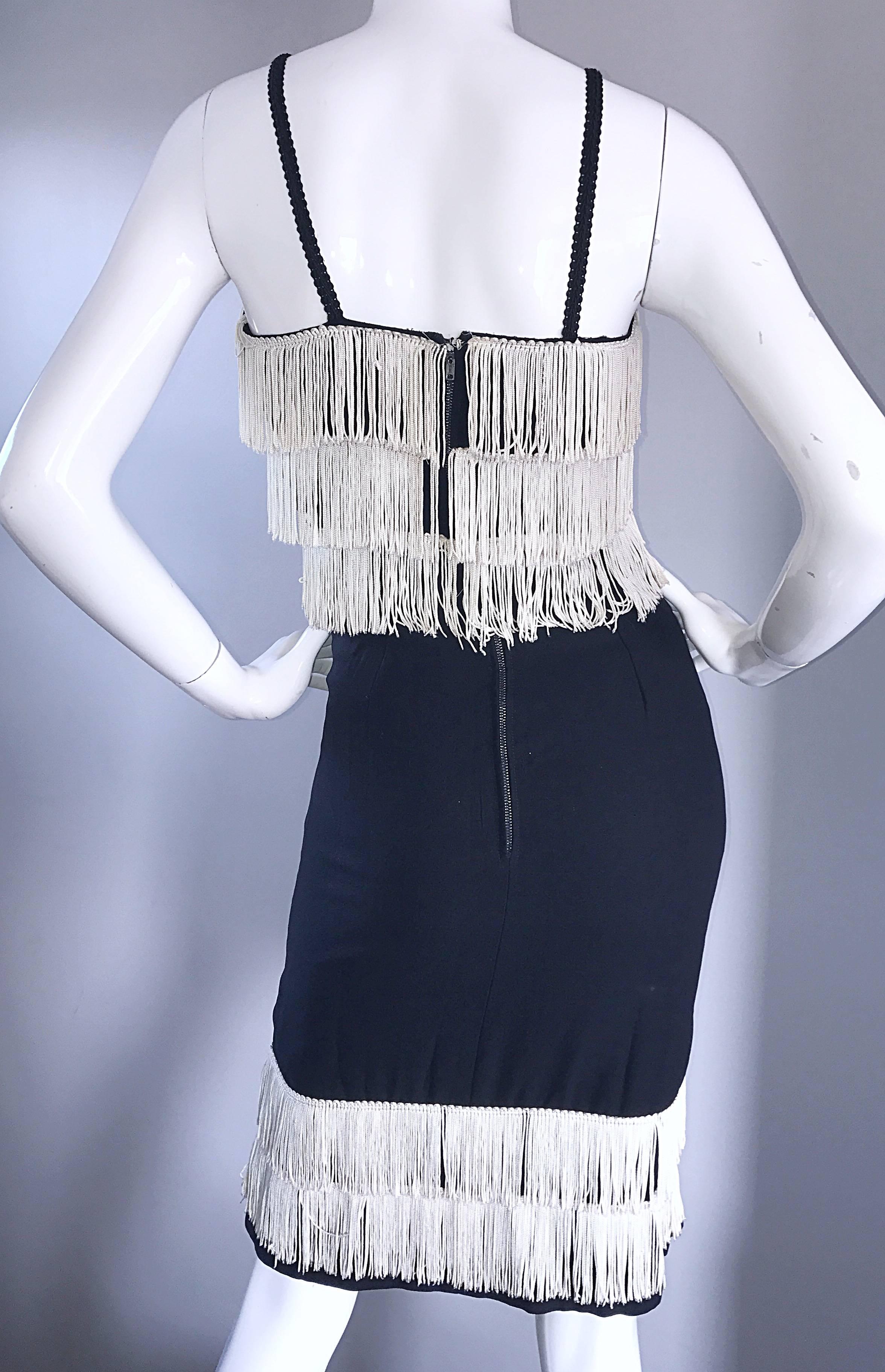 1950er Schwarzes und weißes Flapper-Kleid aus Krepp und Seide mit Fransen und Fransen, 50er Jahre Vintage Damen im Angebot