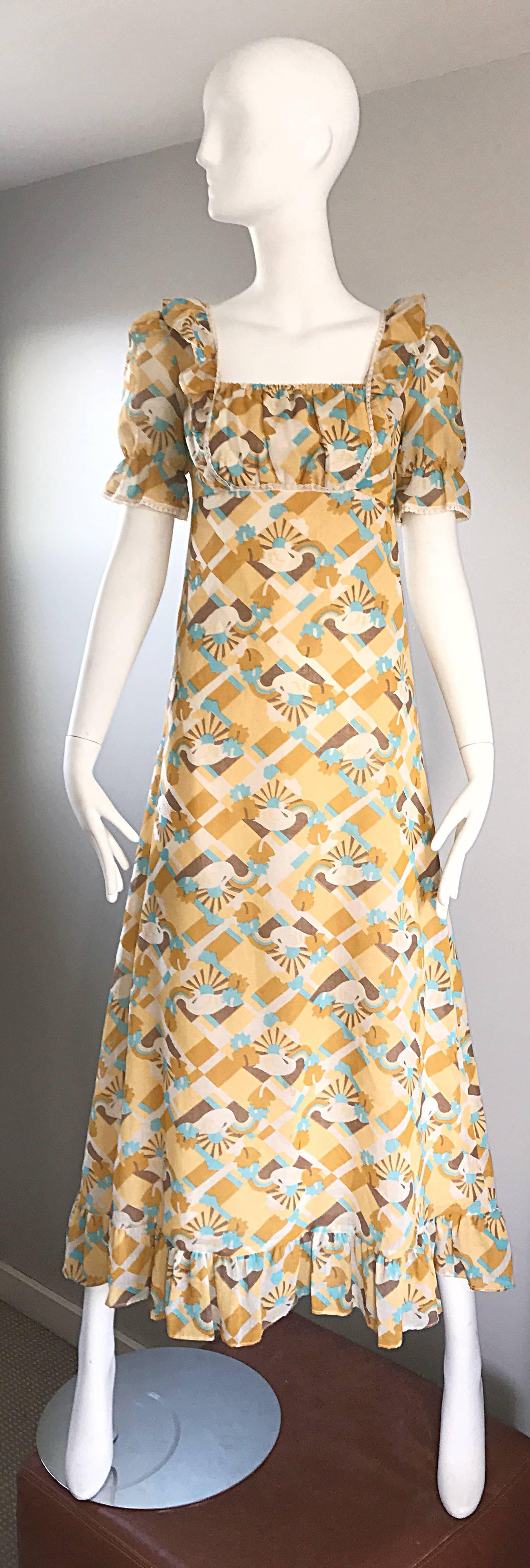 Robe longue bohème vintage en coton imprimé cygne bleu et jaune (années 1970) en vente 5