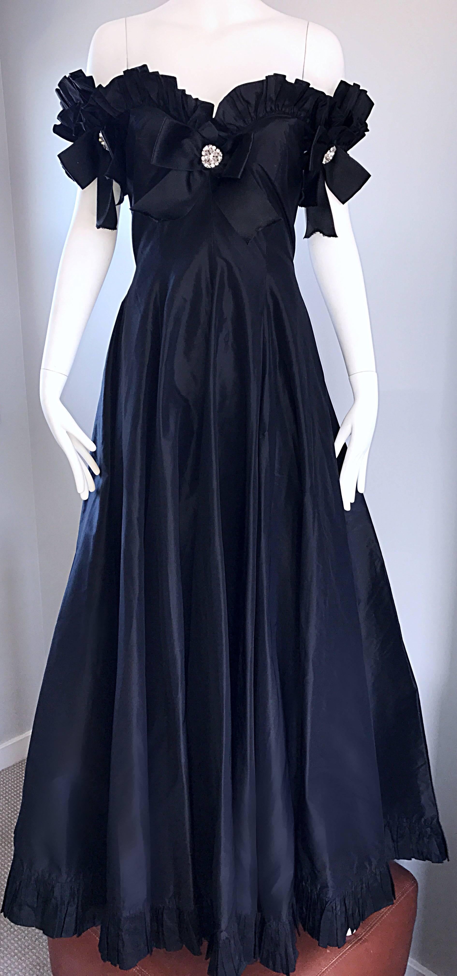 Women's Oscar de la Renta Vintage Black Silk Taffeta Off Shoulder Evening Gown Size 6