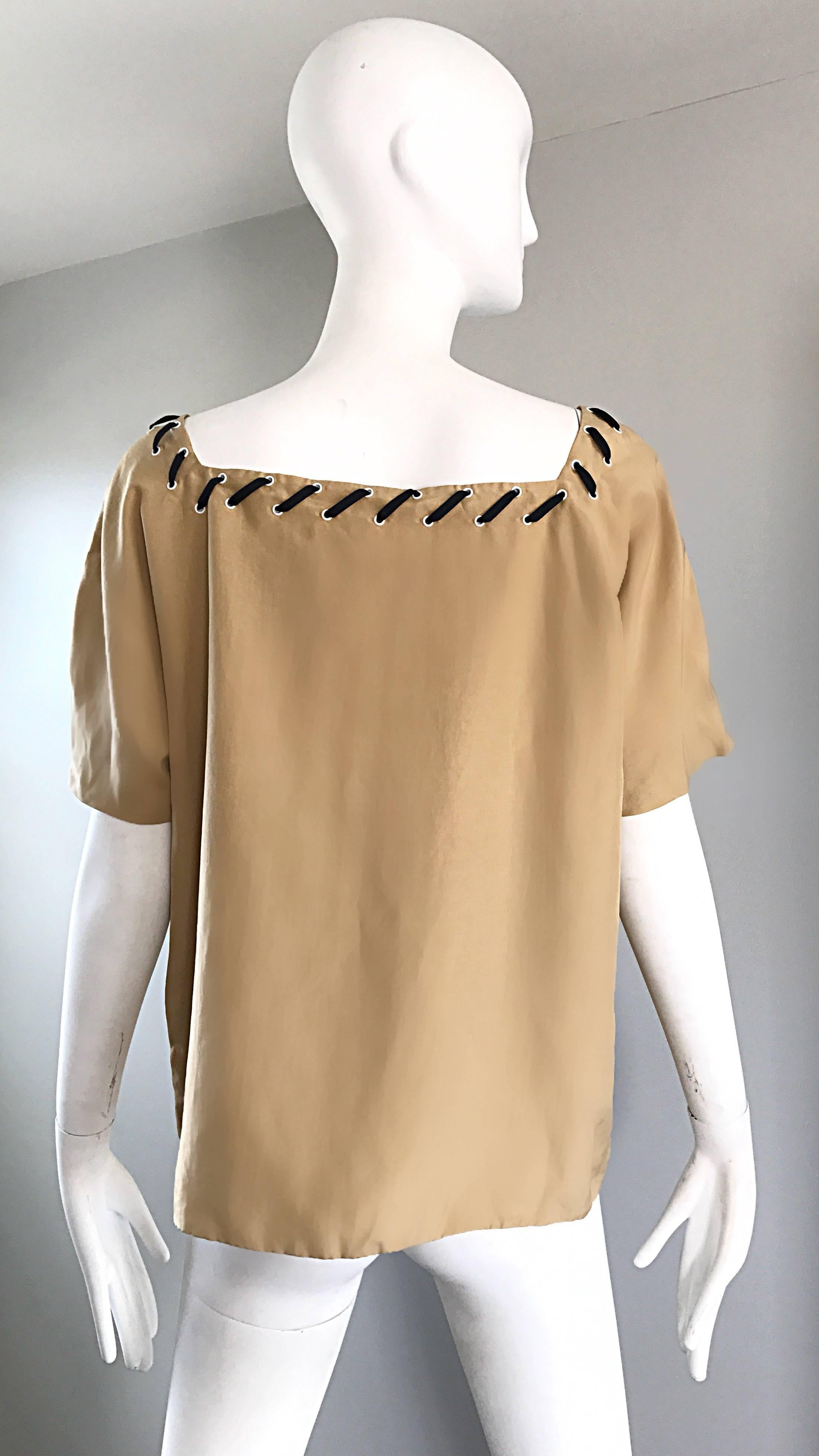 1990er Fendi by Karl Lagerfeld Tan Seide Vintage 90er Boho Tunika Bluse Größe 42 (Braun) im Angebot