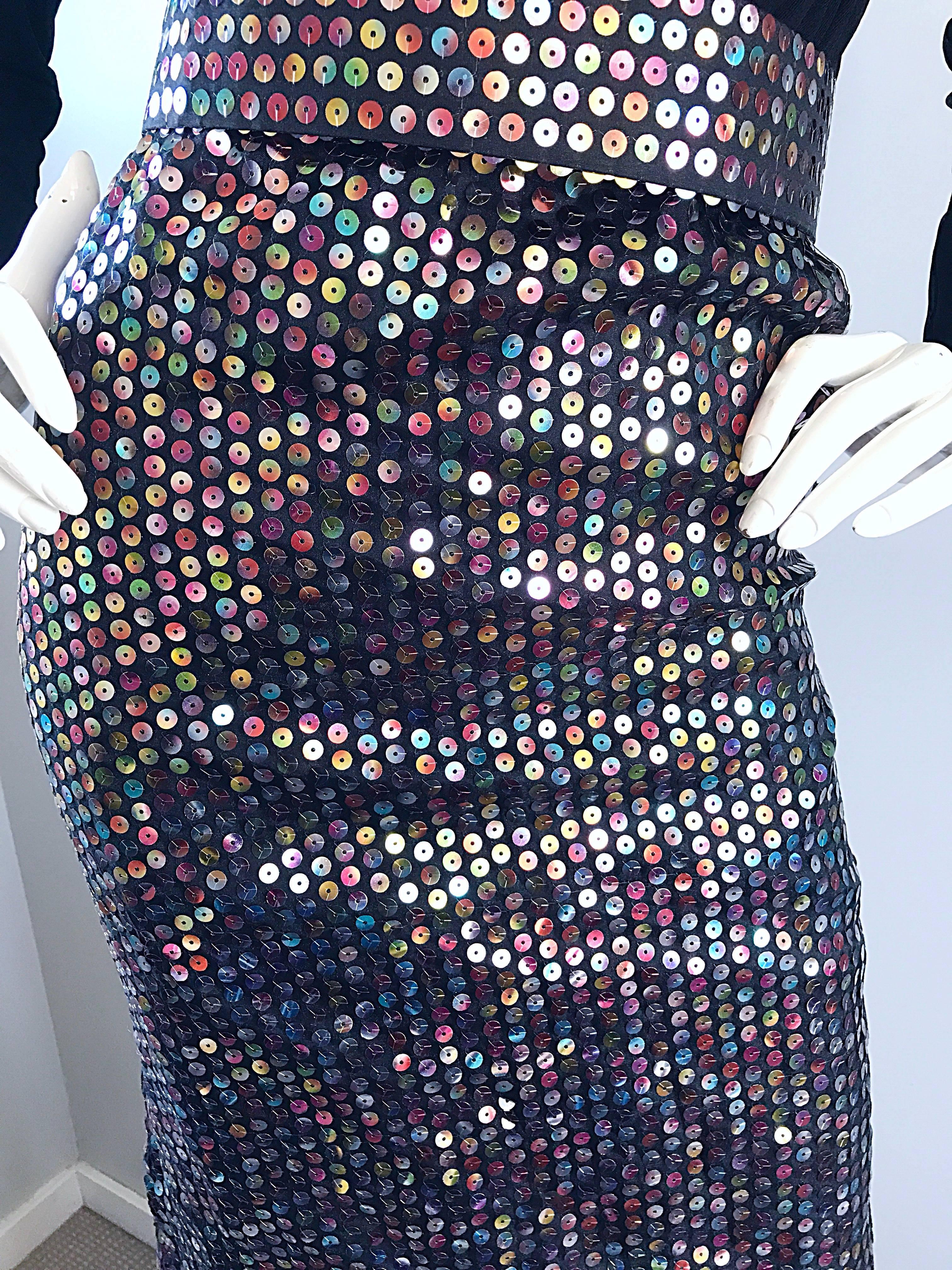 Noir Robe moulante vintage Louisa Nevins à sequins colorés en jersey noir avec ceinture (années 1990)  en vente