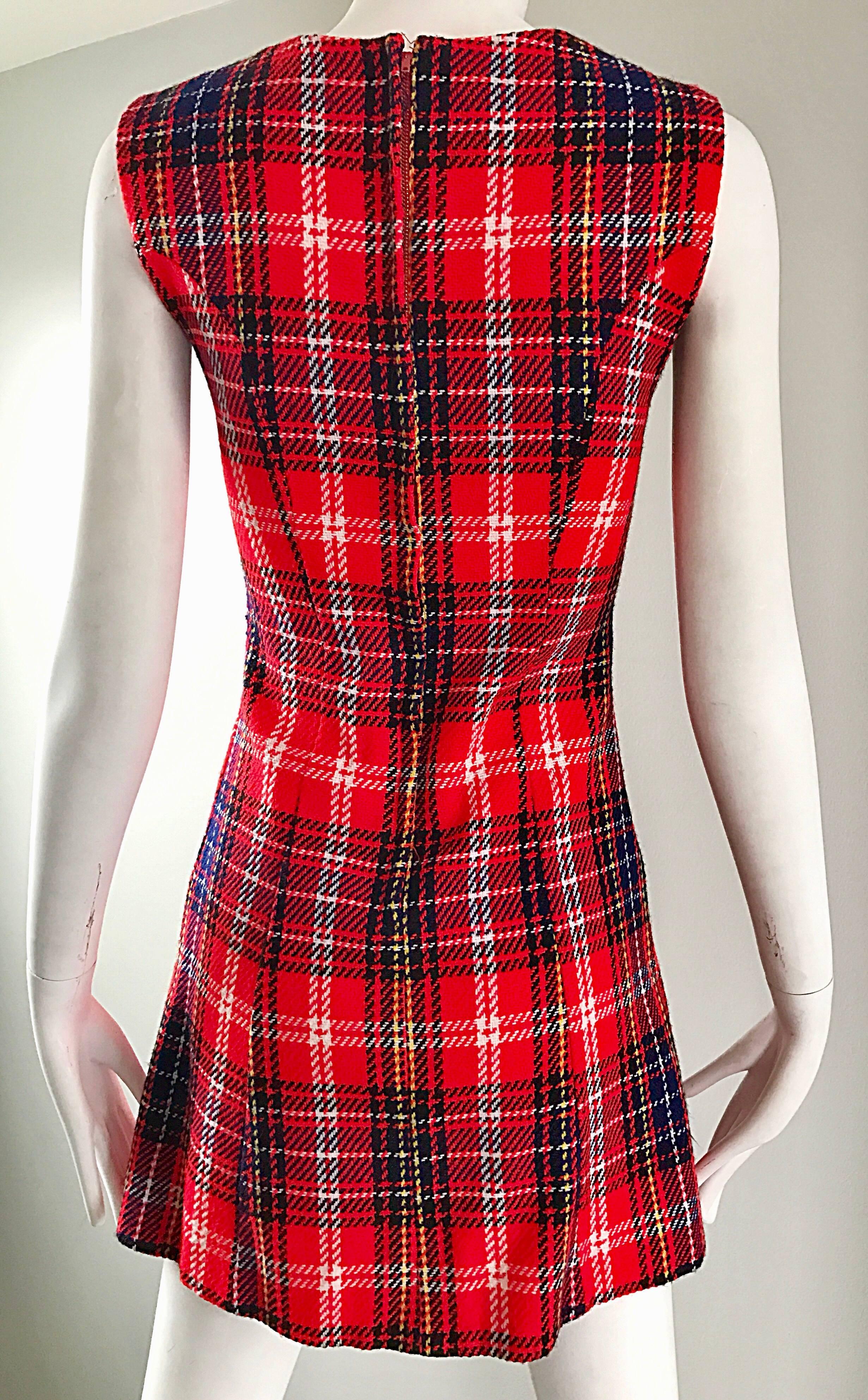 1960s Tartan Plaid Mod Vintage 60s Wool A - Line Chic Mini Skooter Dress  In Excellent Condition For Sale In San Diego, CA