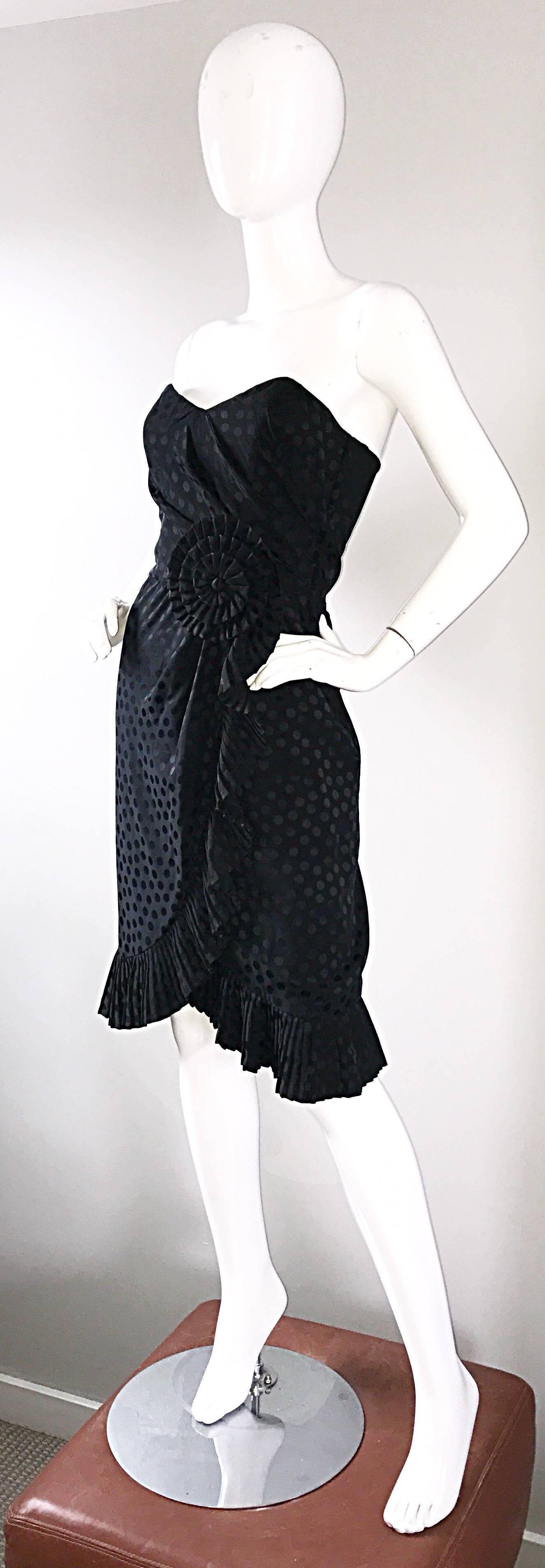 Women's Vintage Albert Nipon 1990s Black Polka Dot Origami Strapless Silk Dress Size 6 For Sale