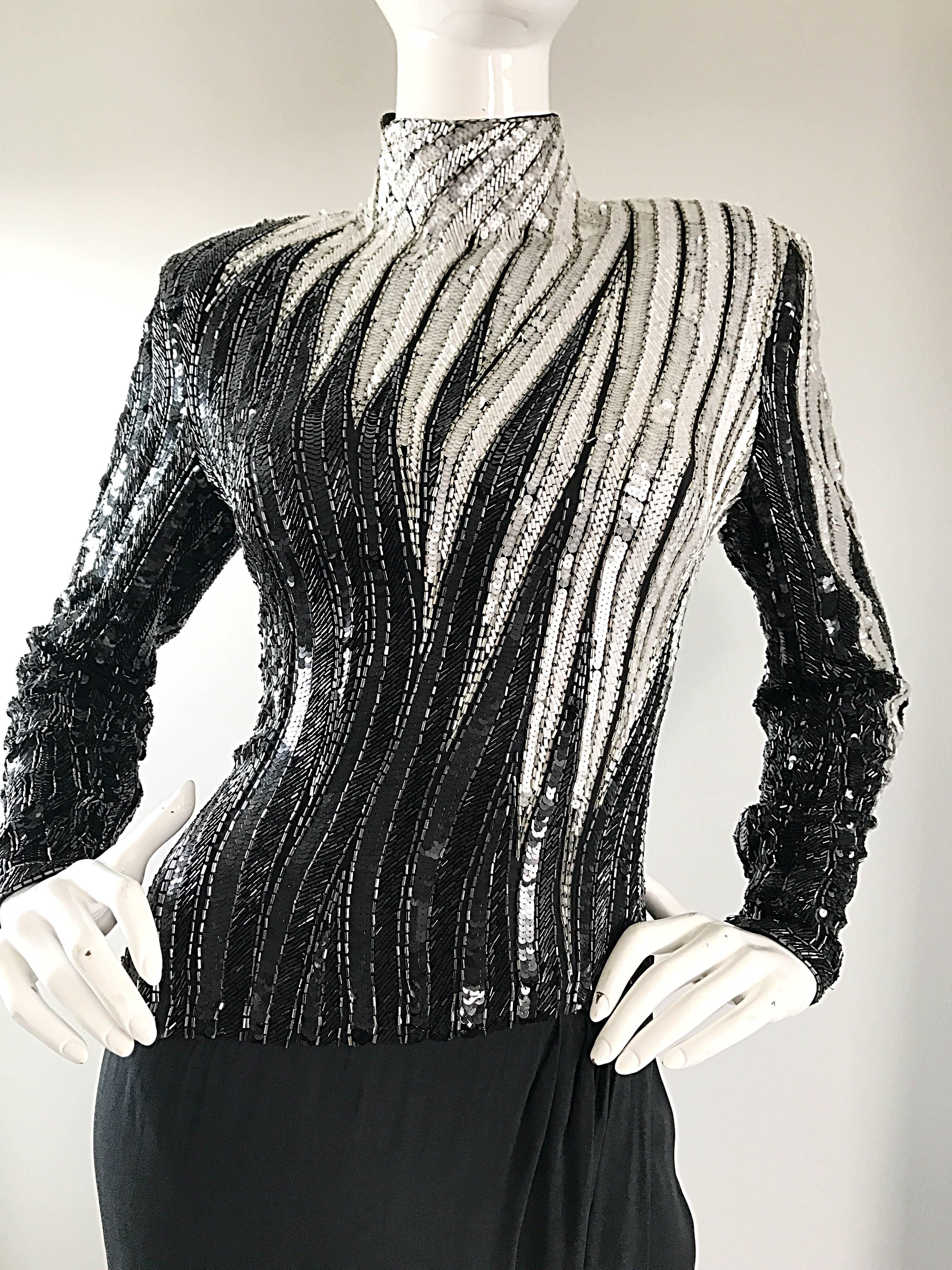 Sensacional vestido dramático vintage de los 80 Bob Mackie negro y plateado con muchas cuentas Negro en venta