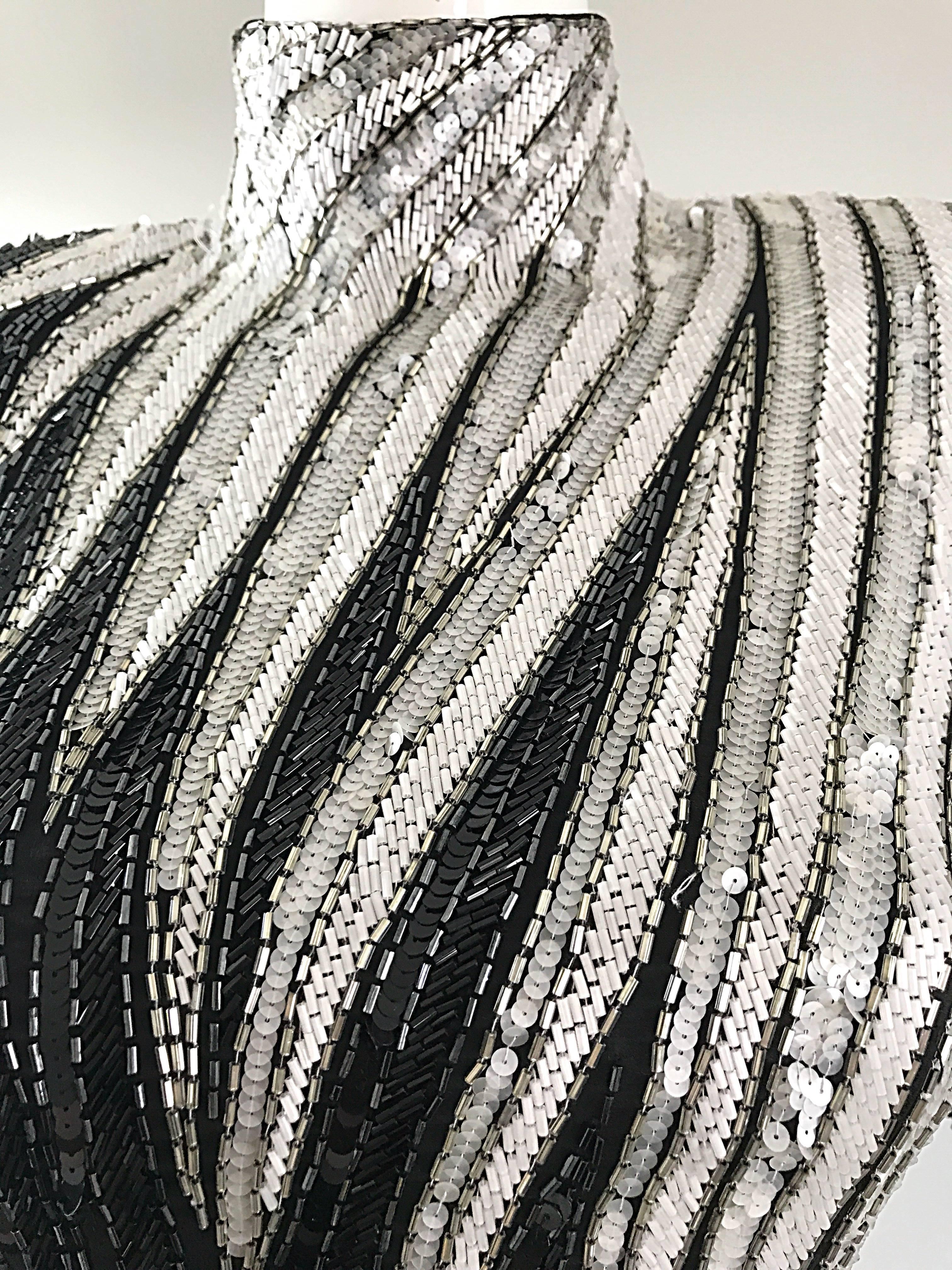 Sensacional vestido dramático vintage de los 80 Bob Mackie negro y plateado con muchas cuentas en venta 1