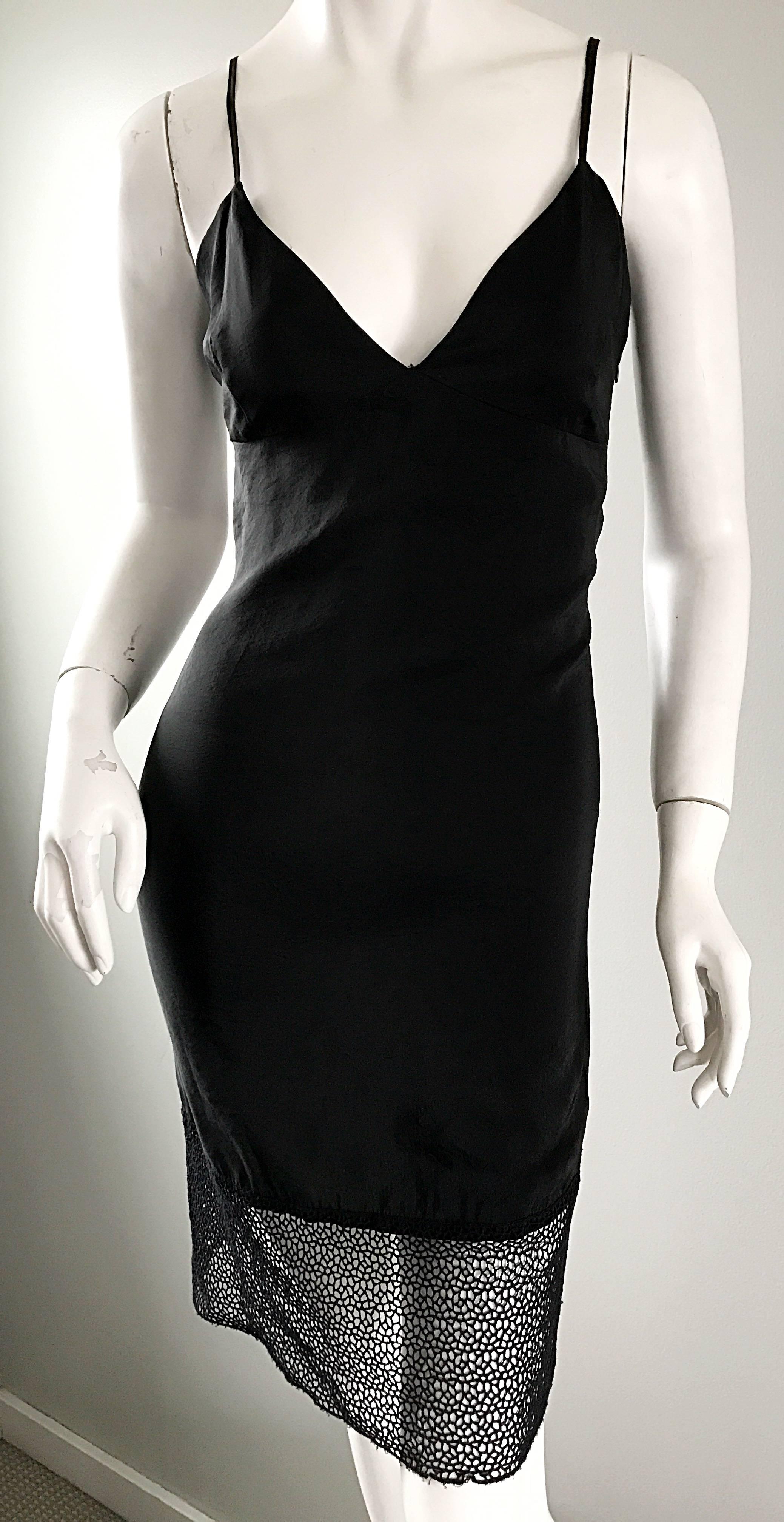 1990er John Richmond Schwarzes Minimalistisches Sexy Vintage 90er Jahre Slip Kleid LBD  im Angebot 2