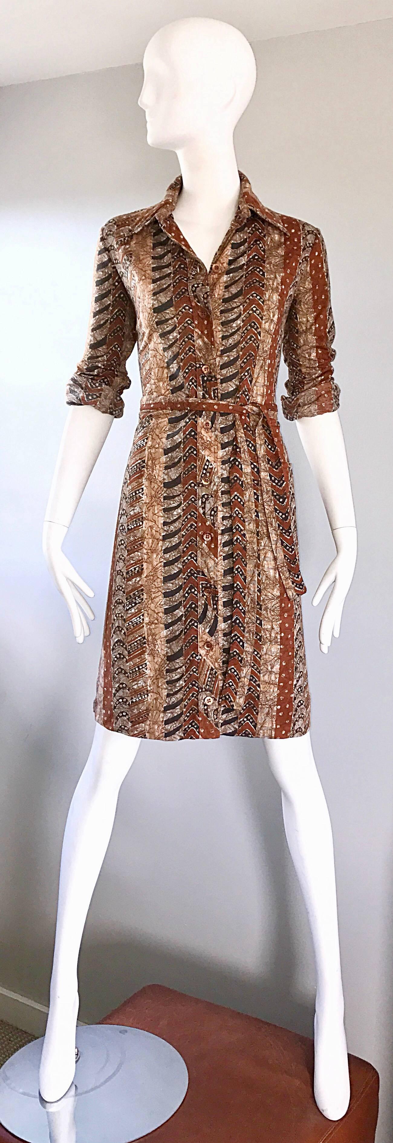 Women's Bonwit Teller 1970s Batik Print Belted Cotton 70s Vintage Brown Safari Dress  For Sale