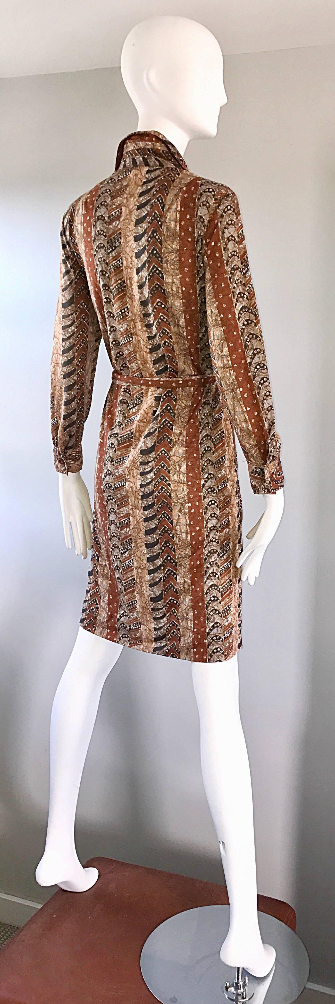Bonwit Teller 1970s Batik Print Belted Cotton 70s Vintage Brown Safari Dress  For Sale 3