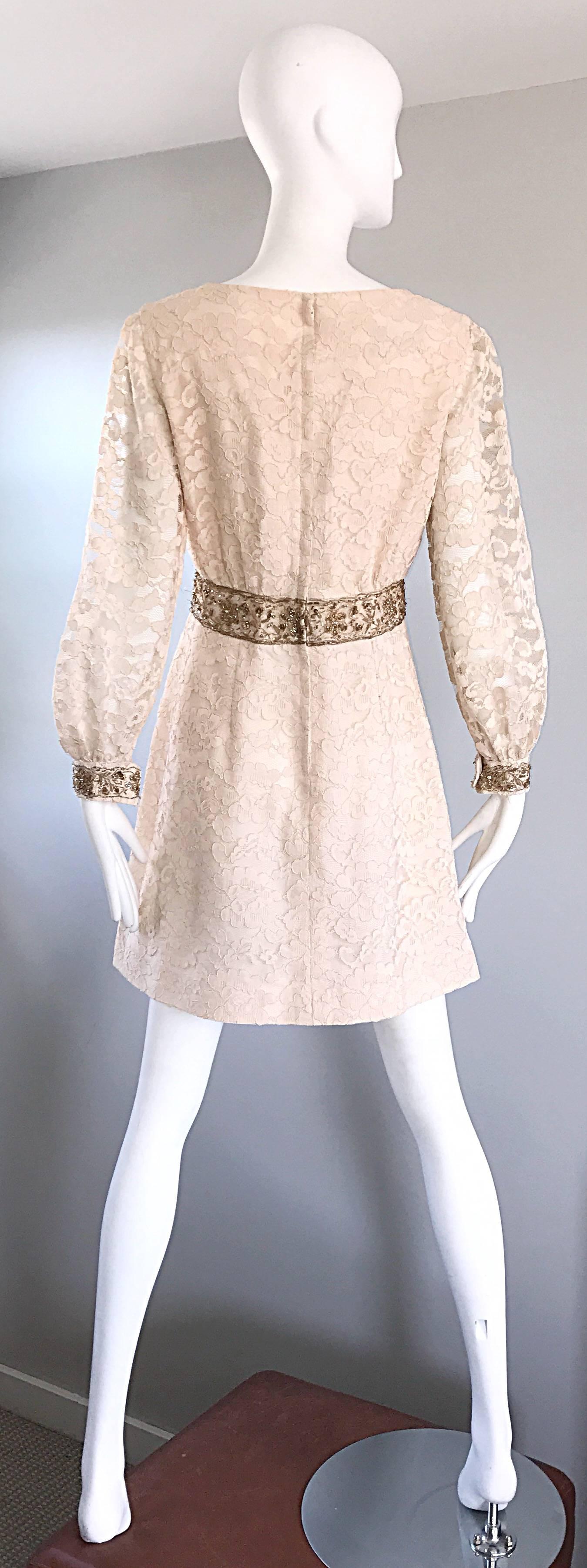 1960s Ivory and Gold Lace + Sequins Mod Vintage A - Line 60s Babydoll Dress Pour femmes en vente