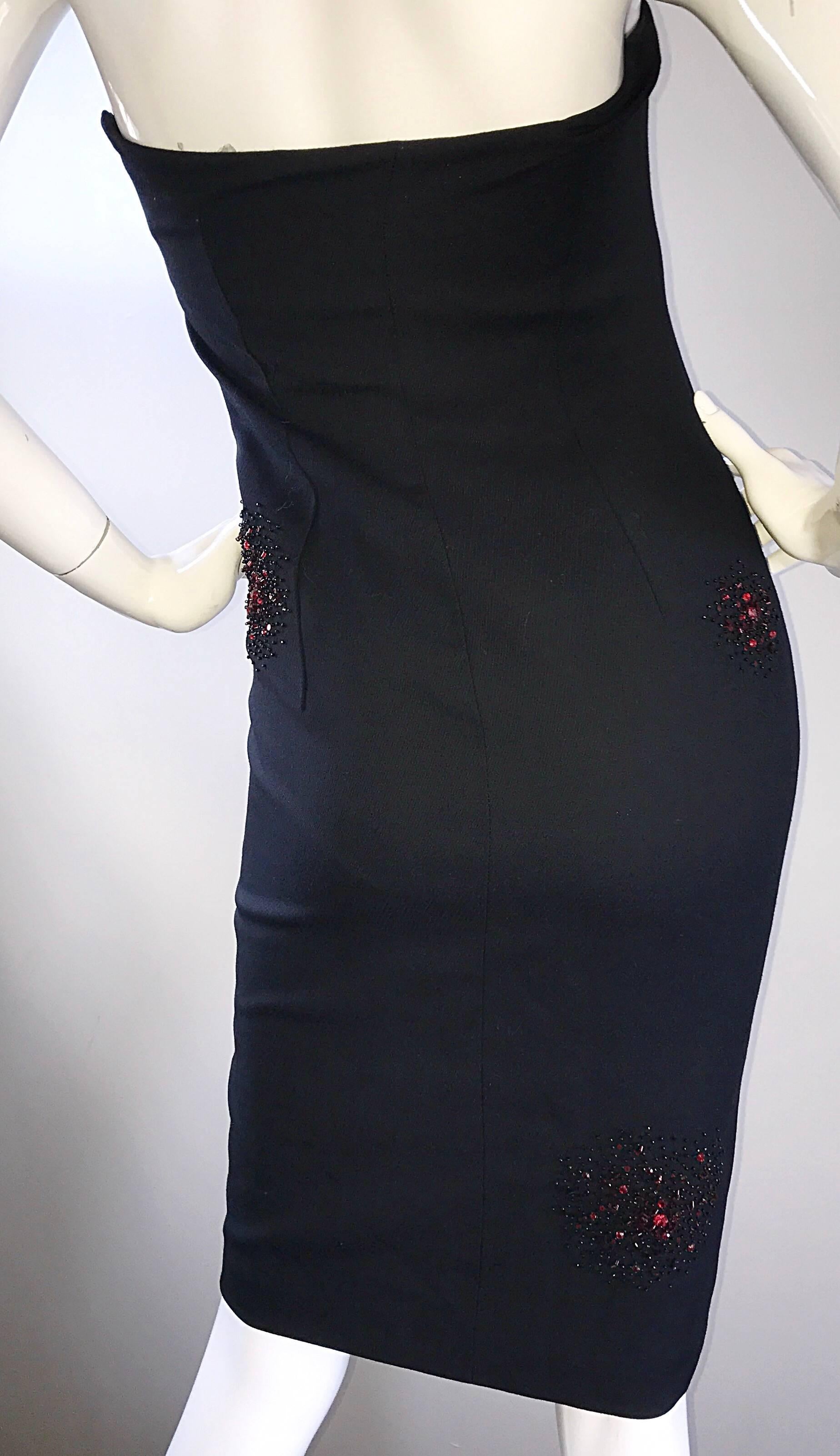 1990s Gianni Versace Couture Black + Red Strapless Beaded Bodycon Vintage Dress In Excellent Condition For Sale In San Diego, CA