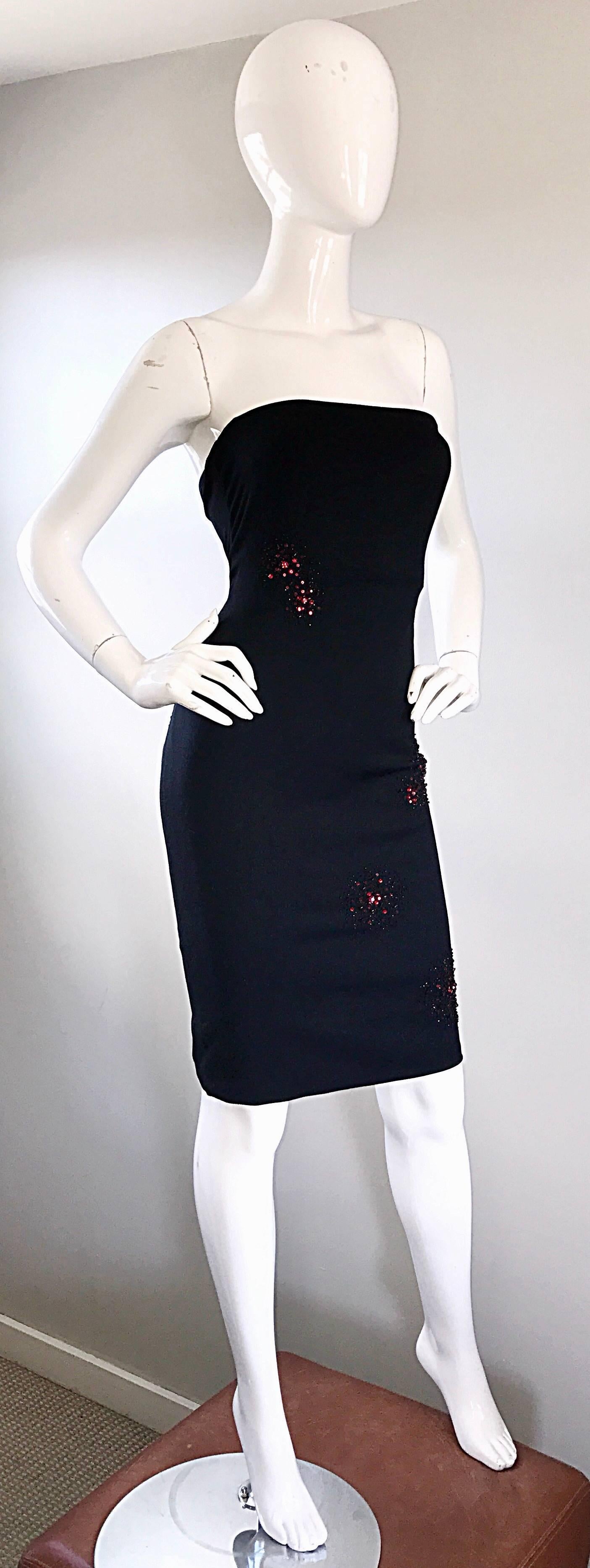 Women's 1990s Gianni Versace Couture Black + Red Strapless Beaded Bodycon Vintage Dress For Sale
