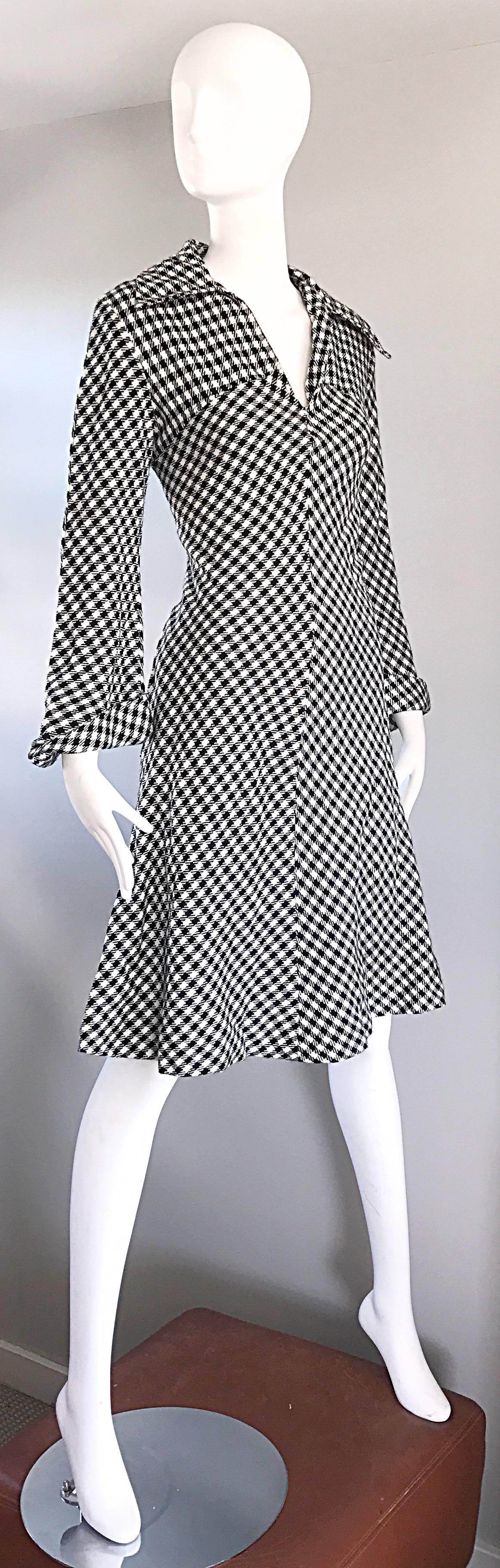 Women's Chic 1960s Black and White Gingham Long Sleeve A - Line Vintage 60s Wool Dress For Sale