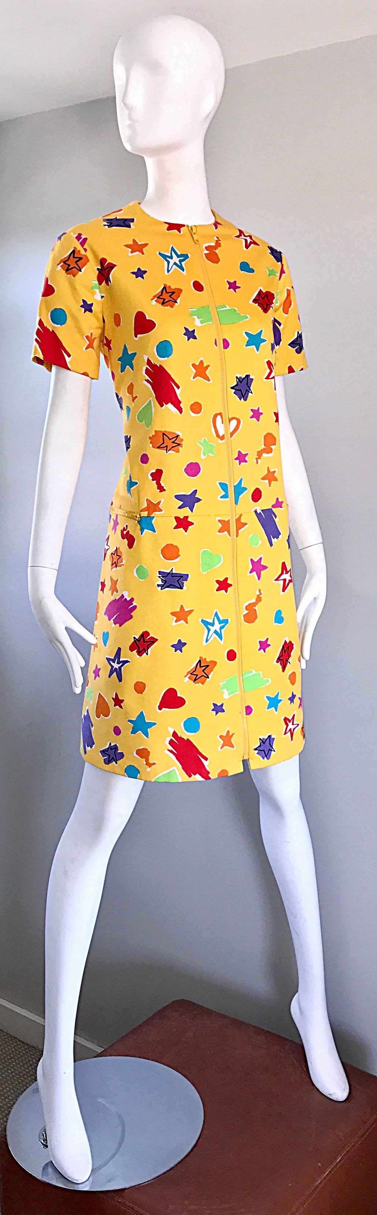 1990s Geoffrey Beene Vintage Hearts Stars Yellow Colorful Cotton 90s Shift Dress For Sale 1