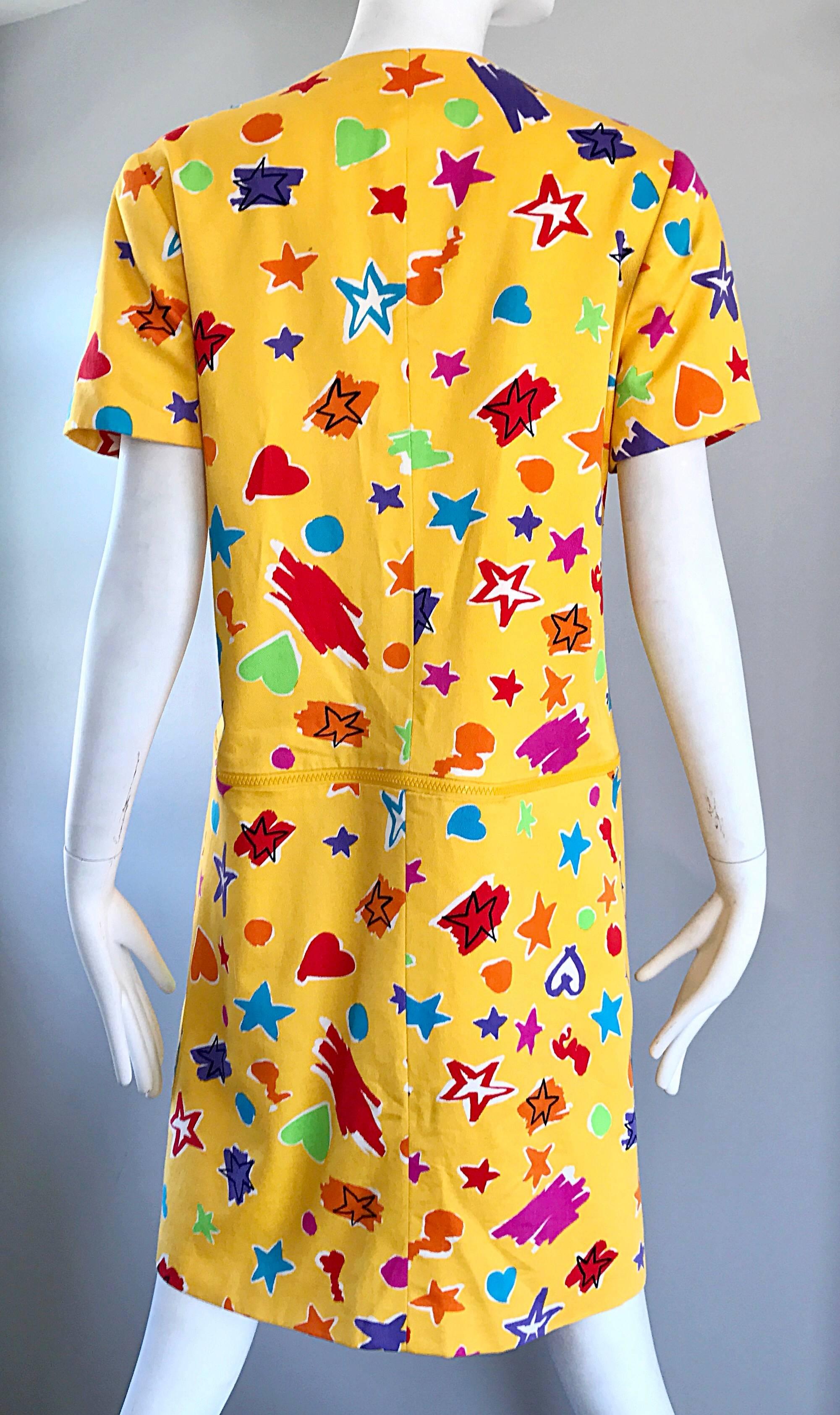 Women's 1990s Geoffrey Beene Vintage Hearts Stars Yellow Colorful Cotton 90s Shift Dress For Sale