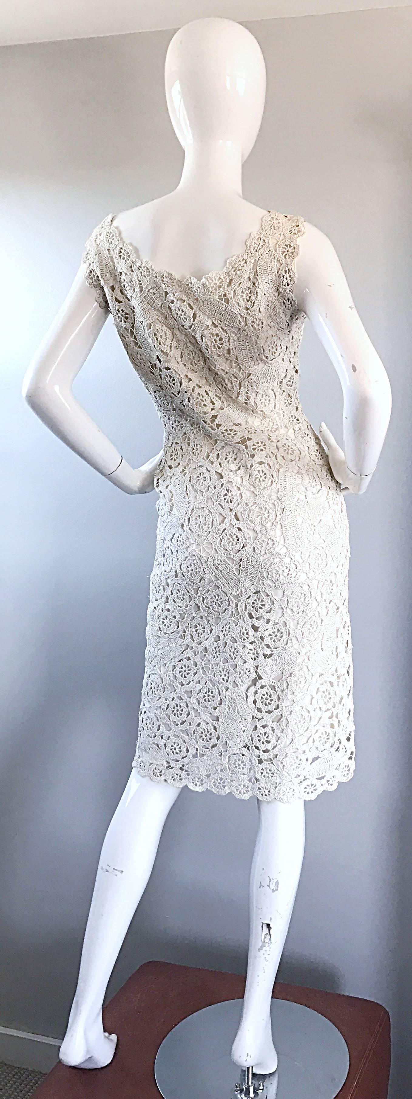 Beautiful 1950s White + Silver Raffia Hand Made Vintage 50s Wiggle Couture Dress In Excellent Condition For Sale In San Diego, CA