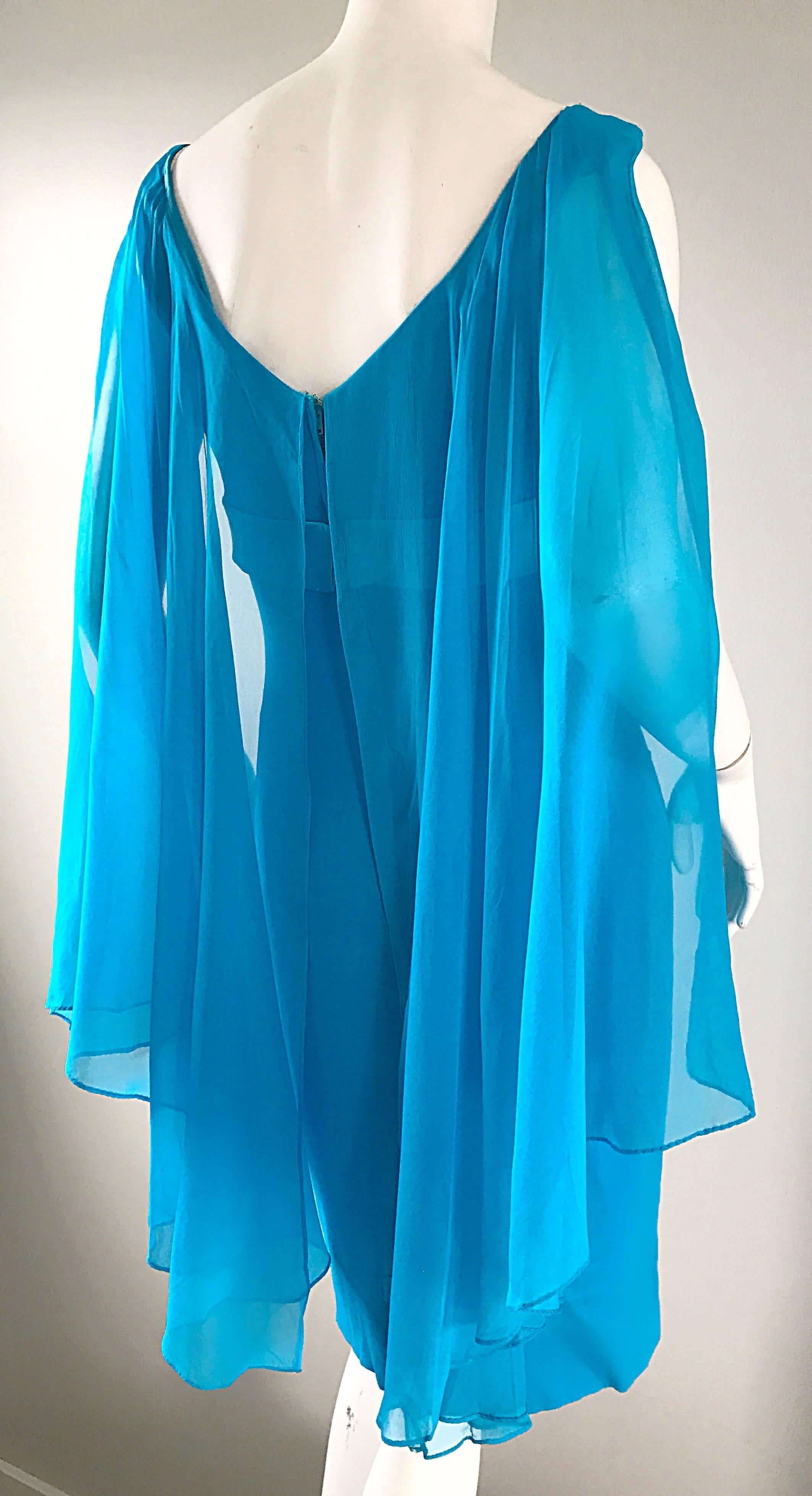 Amazing 1960s Turquoise Blue Chiffon Vintage Wiggle 60s Dress w/ Attached Cape In Excellent Condition For Sale In San Diego, CA