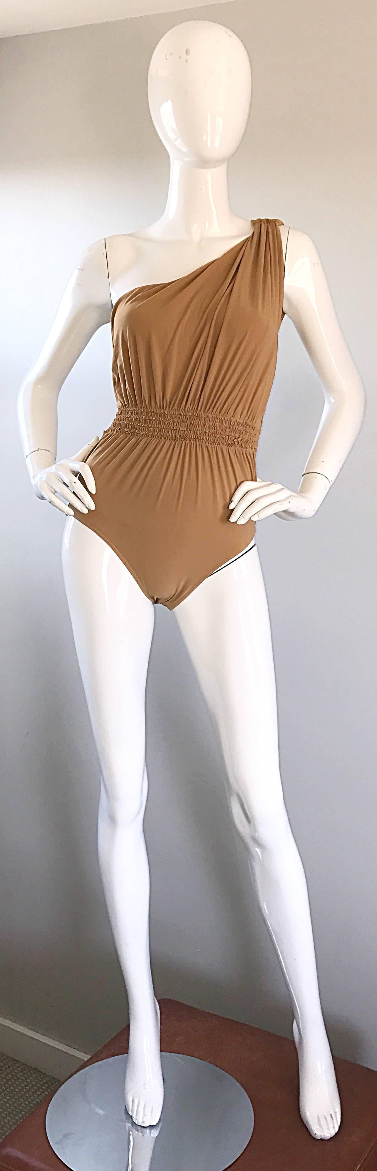 Lanvin 2011 Alber Elbaz Hellbrauner Karamell-Bodysuit oder Badeanzug mit einer Schulter Grecian Bodysuit im Zustand „Hervorragend“ im Angebot in San Diego, CA