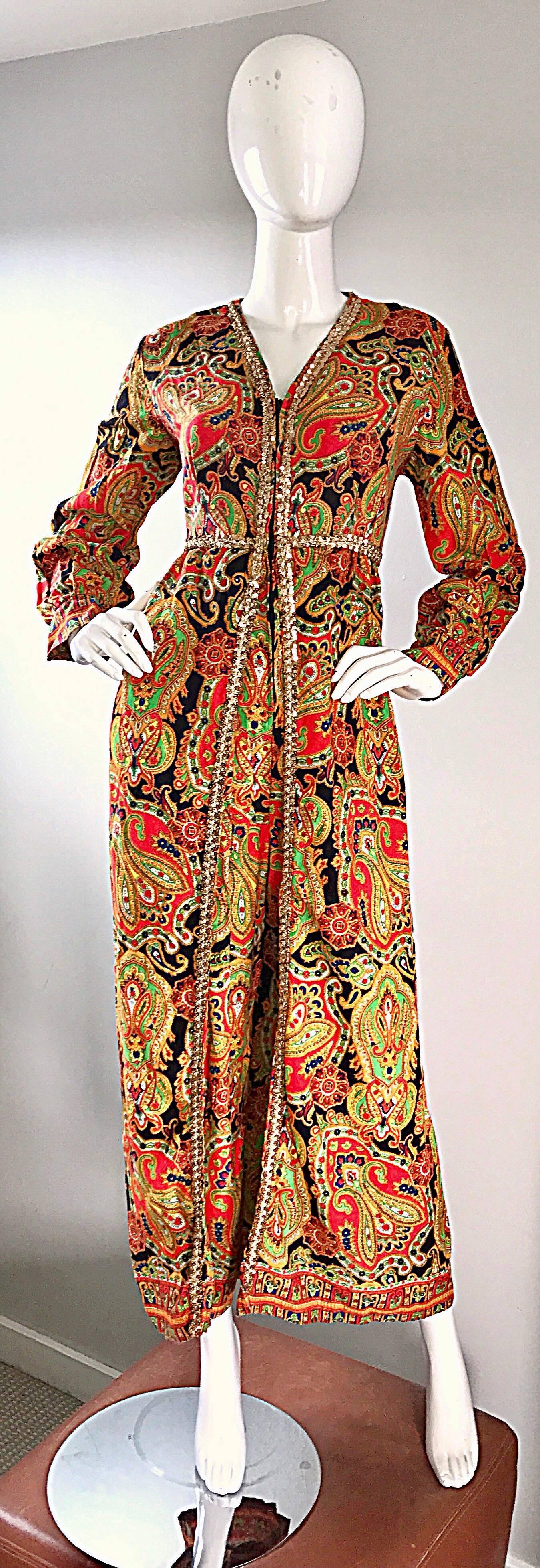 Amazing 1970s Psychedelic Paisley Gold Sequin Long Sleeve Vintage 70s Jumpsuit In Excellent Condition In San Diego, CA