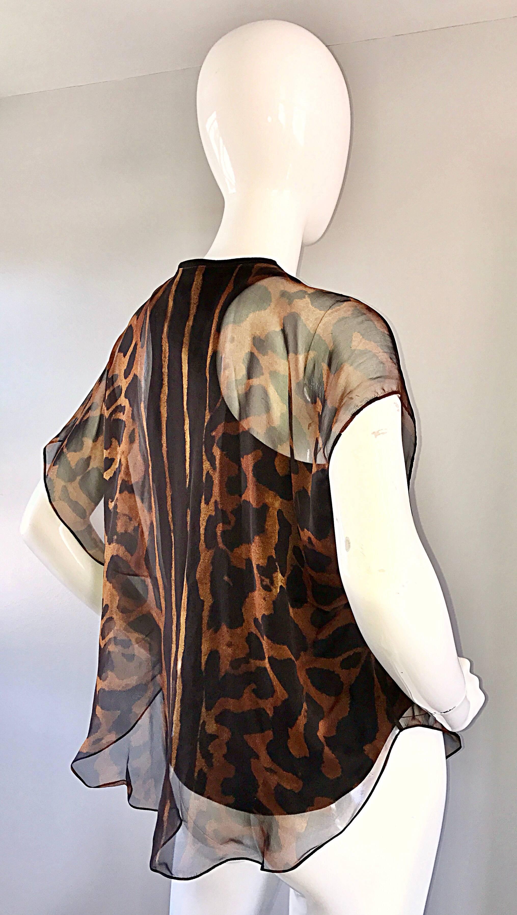 Alexander McQueen Leopard Print Silk Chiffon Flutter Sleeve Racerback Blouse Top In Excellent Condition For Sale In San Diego, CA