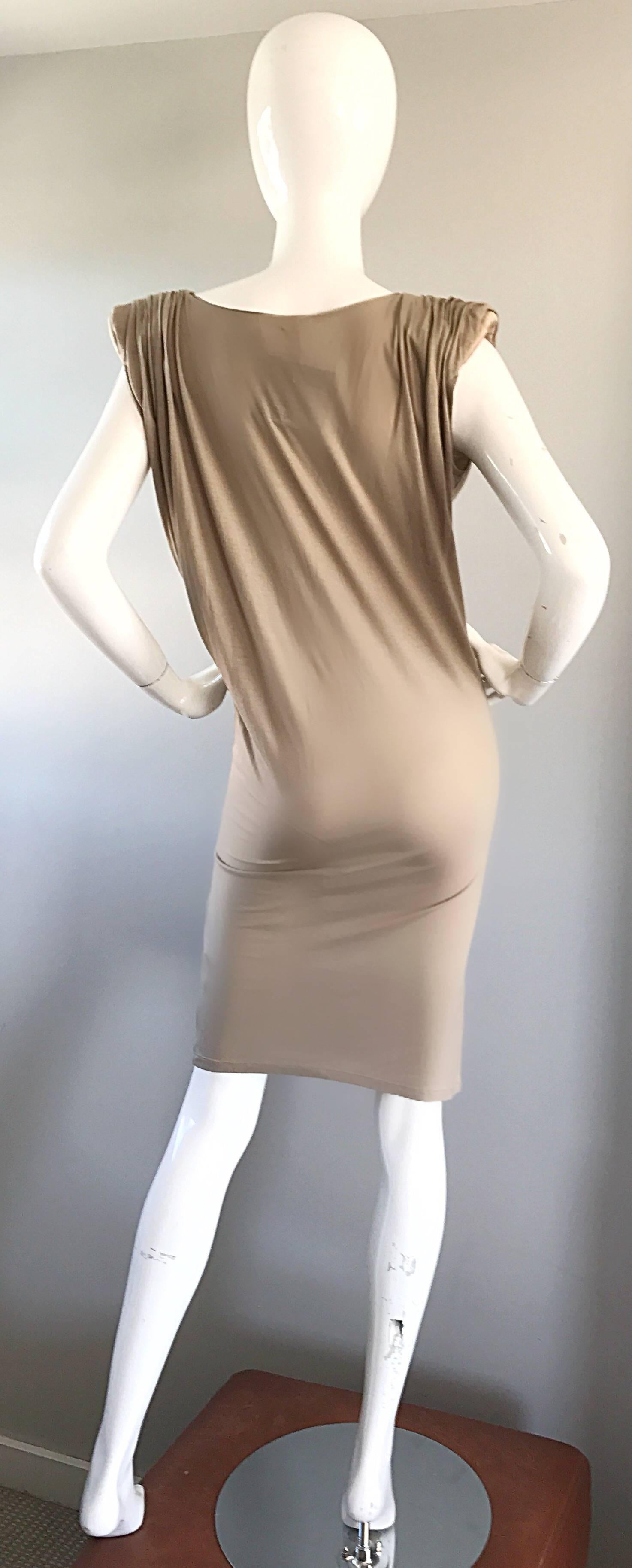 Neu Lanvin Alber Elbaz Taupe Starke Schulter Taupe Seide Avant Garde Kleid NWT  im Zustand „Neu“ im Angebot in San Diego, CA